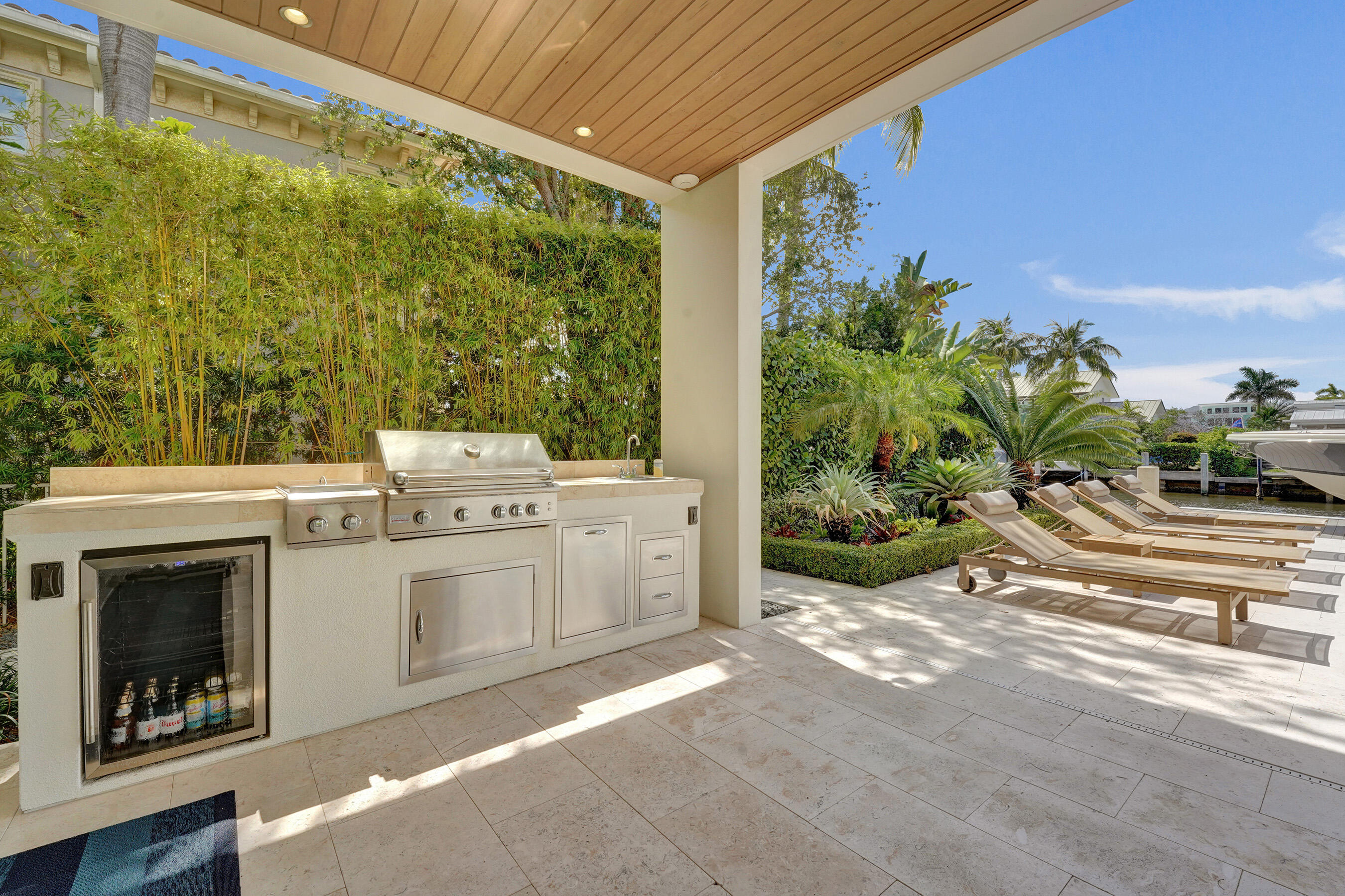 2718 NE 17th Fort Lauderdale, FL 33305