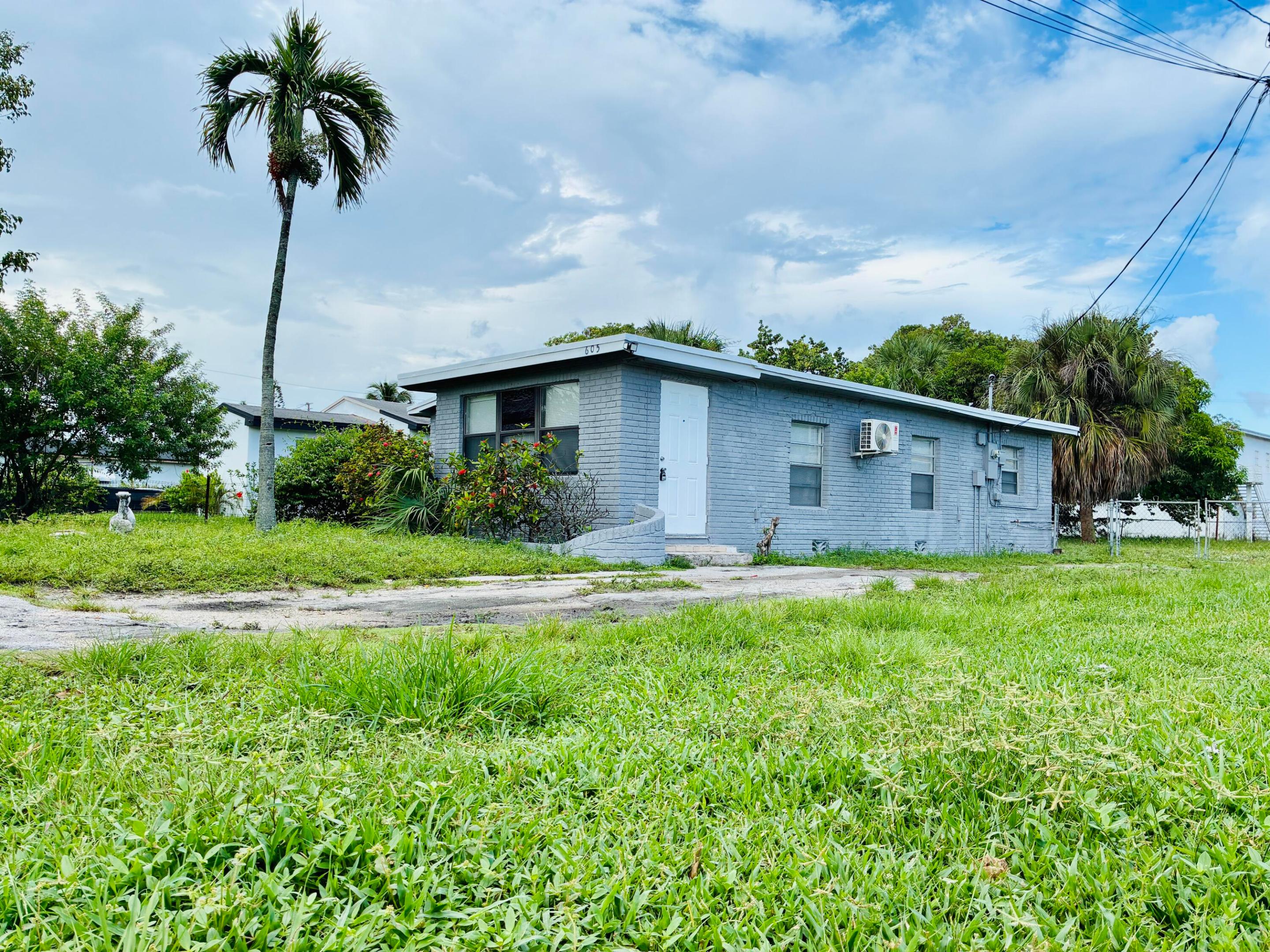 605 NW 9th Ave