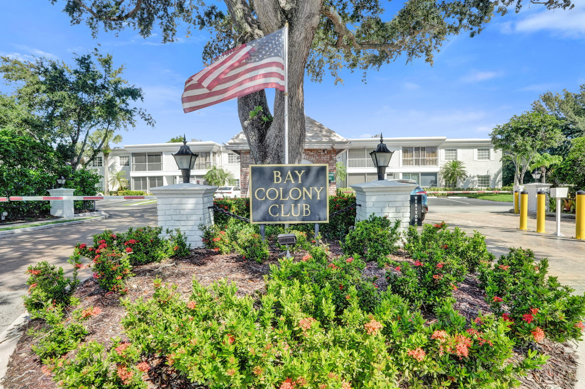 6469 Bay Clb Dr #3