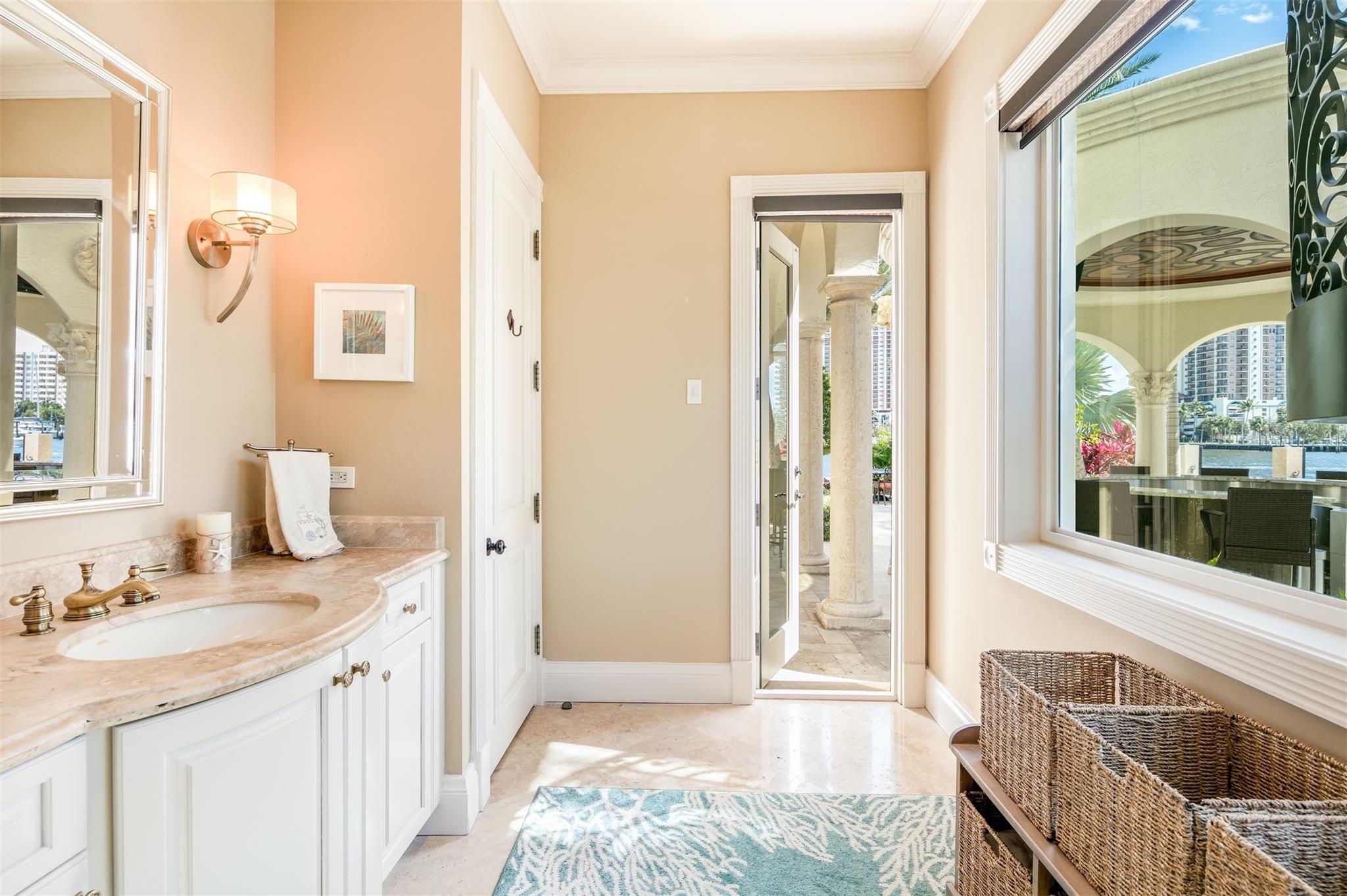 2 Pelican Dr Fort Lauderdale, FL 33301 2 Pelican Dr Fort Lauderdale, FL 33301