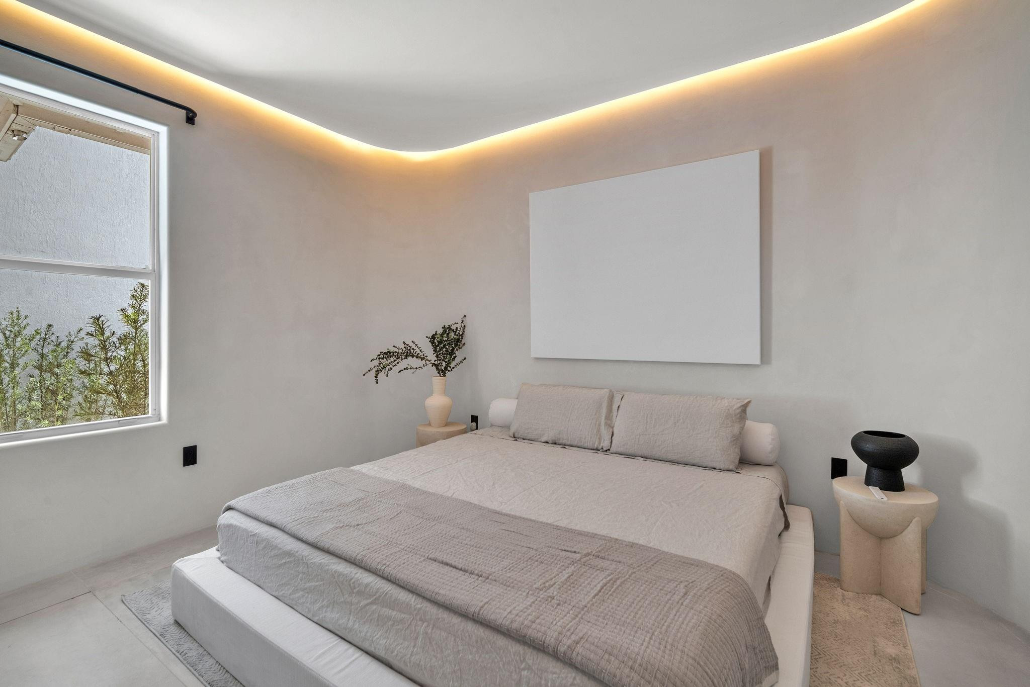 120 NE 25th Miami, FL 33137