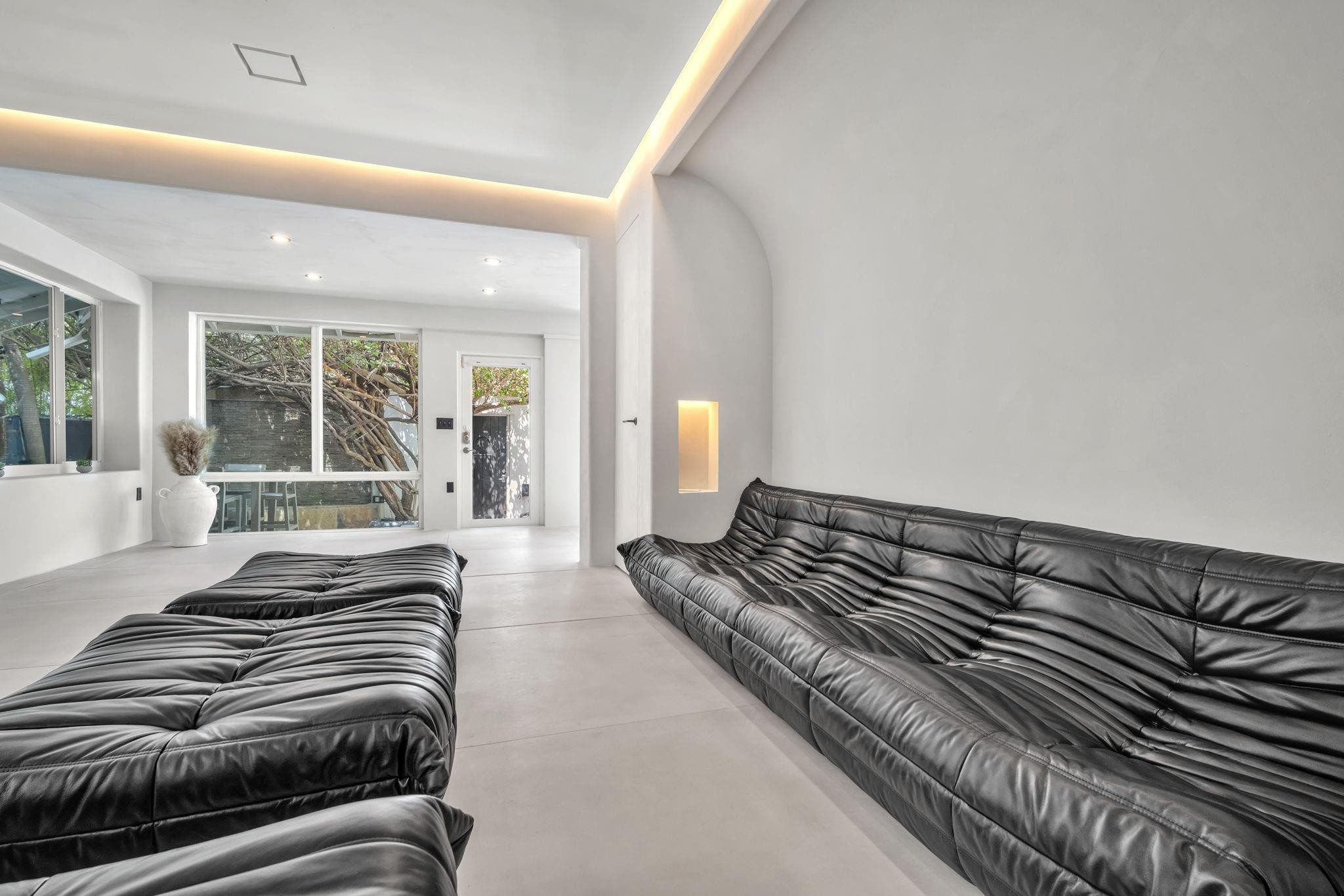 120 NE 25th Miami, FL 33137