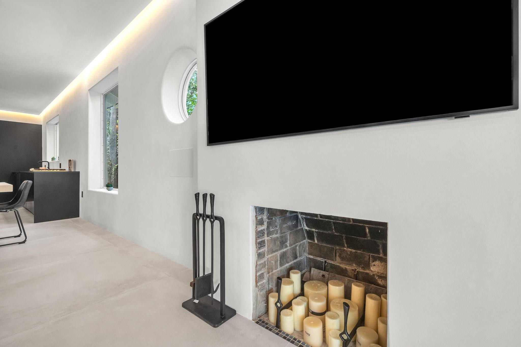 120 NE 25th Miami, FL 33137