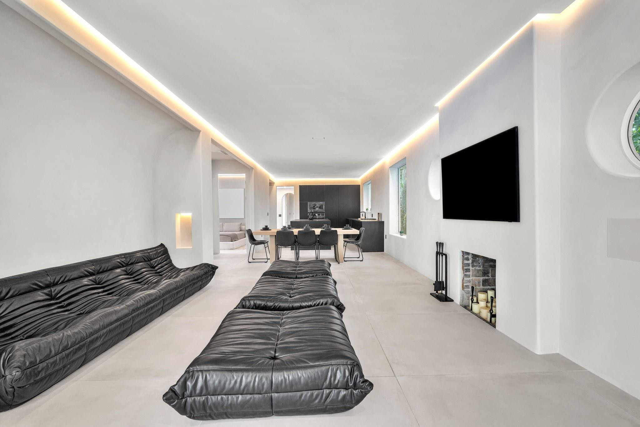 120 NE 25th Miami, FL 33137