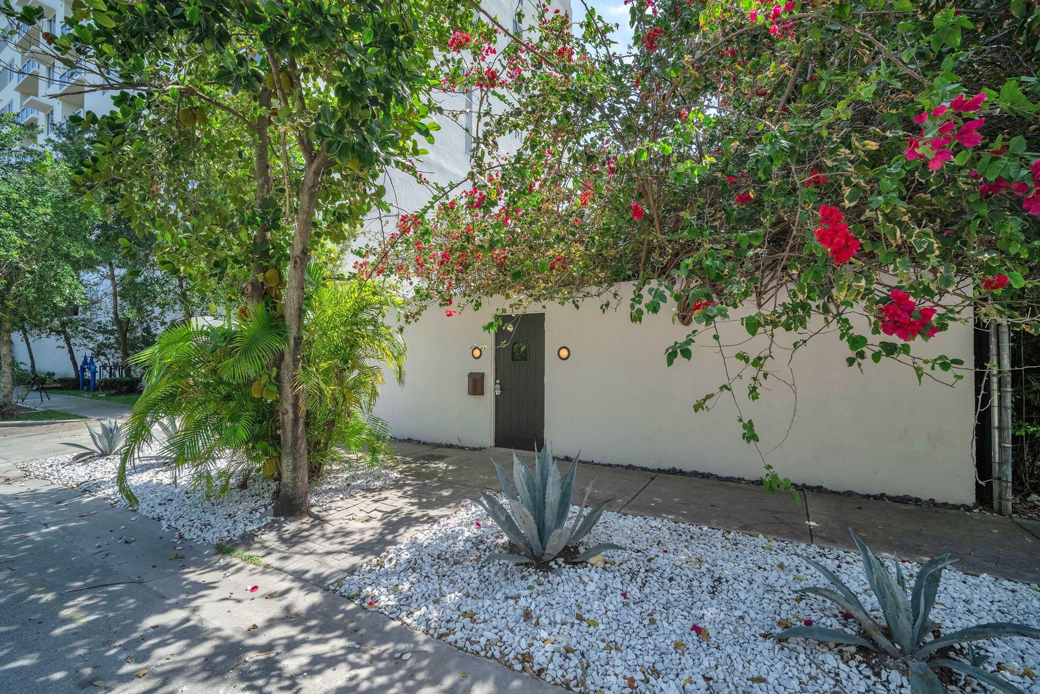 120 NE 25th Miami, FL 33137