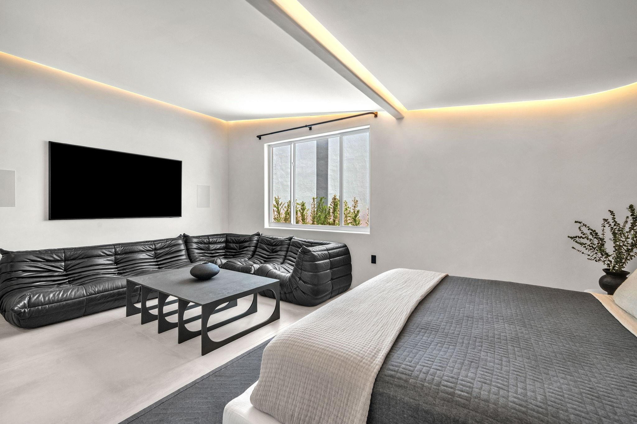 120 NE 25th Miami, FL 33137