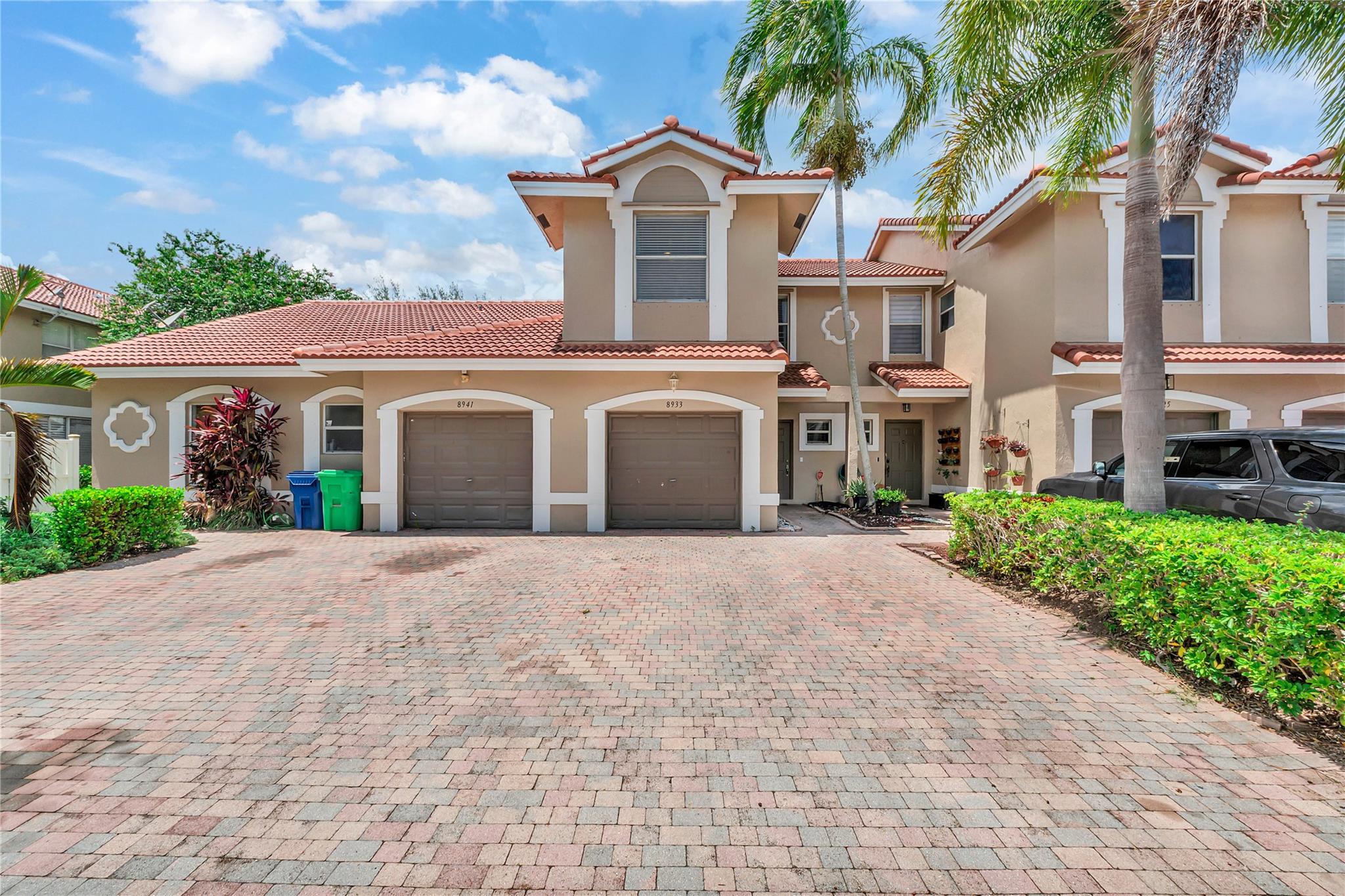 8933 NW 54th St