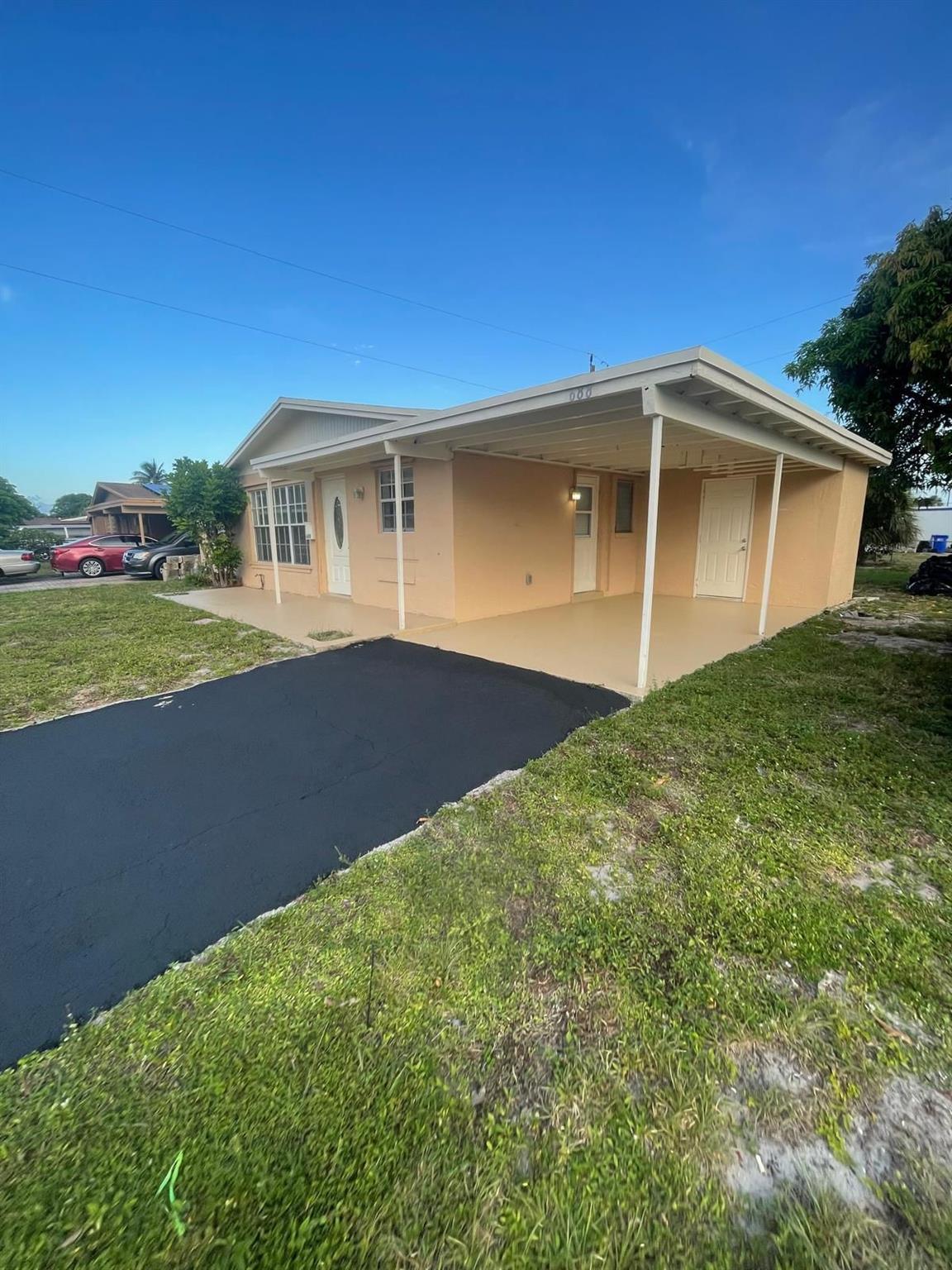 688 NW 21st St