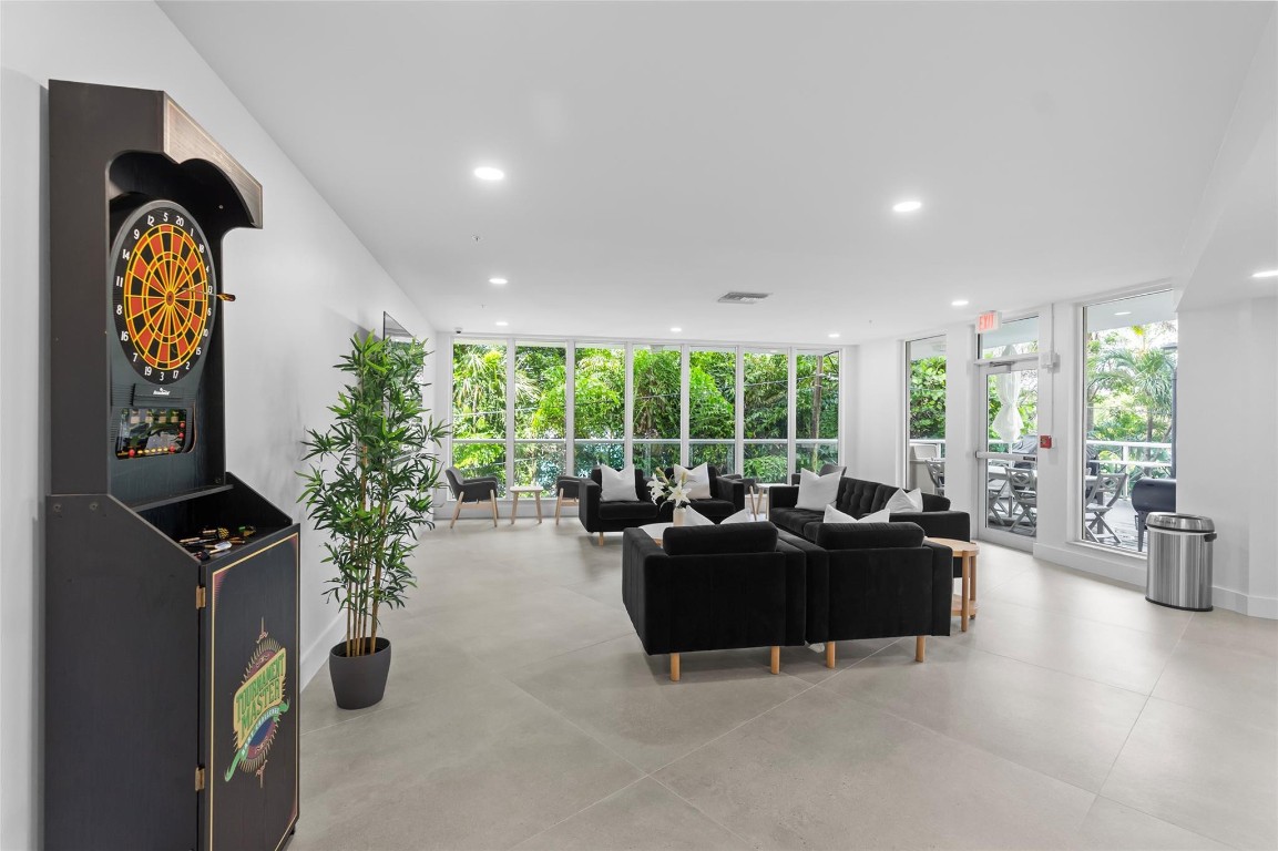 3000 Holiday #1002 Fort Lauderdale, FL 33316