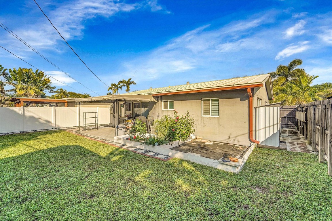 380 NW 47th Ct Fort Lauderdale, FL 33309