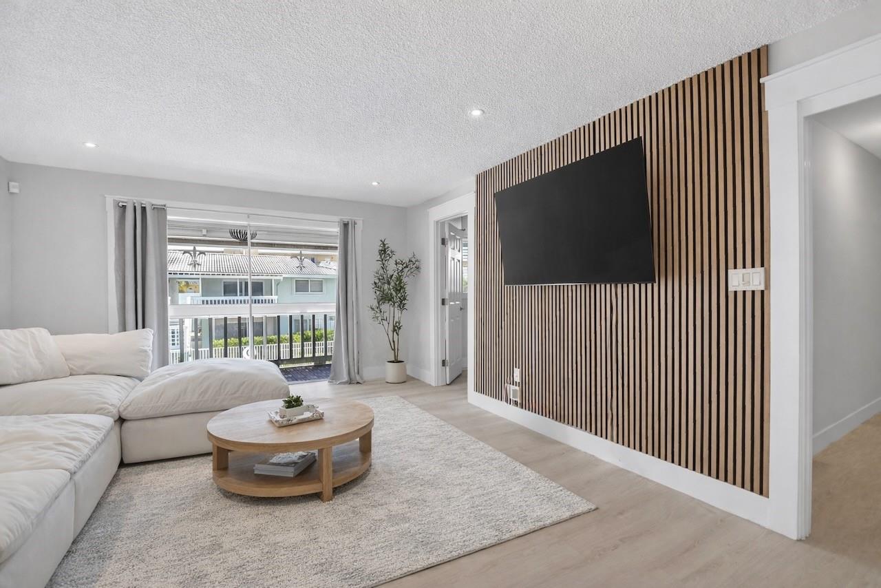 322 N Federal Hwy #240