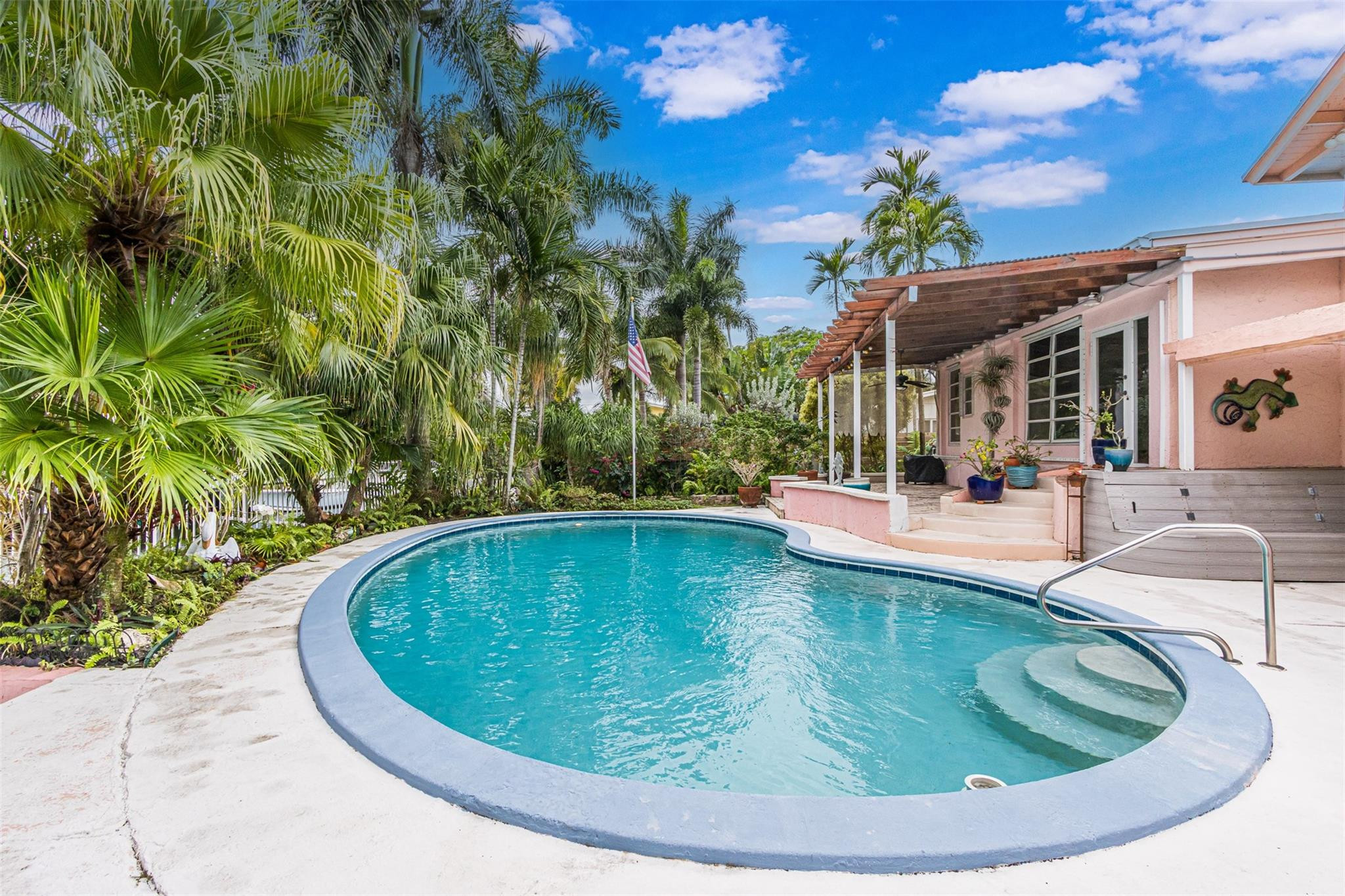 1728 SW 4th Fort Lauderdale, FL 33312