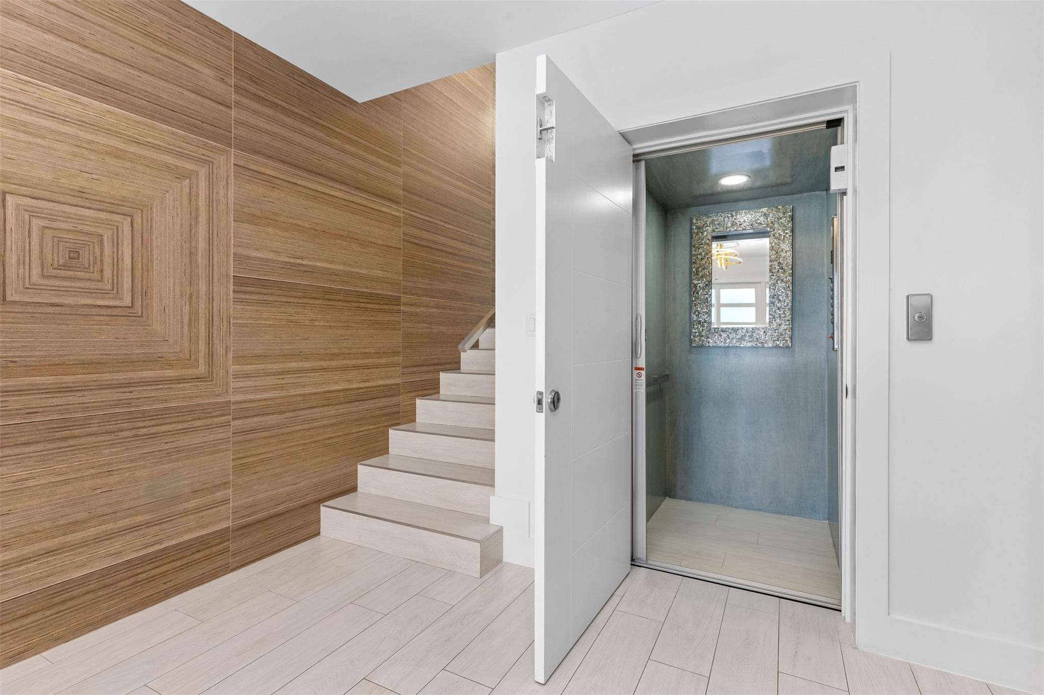 350 Desoto Hollywood, FL 33019