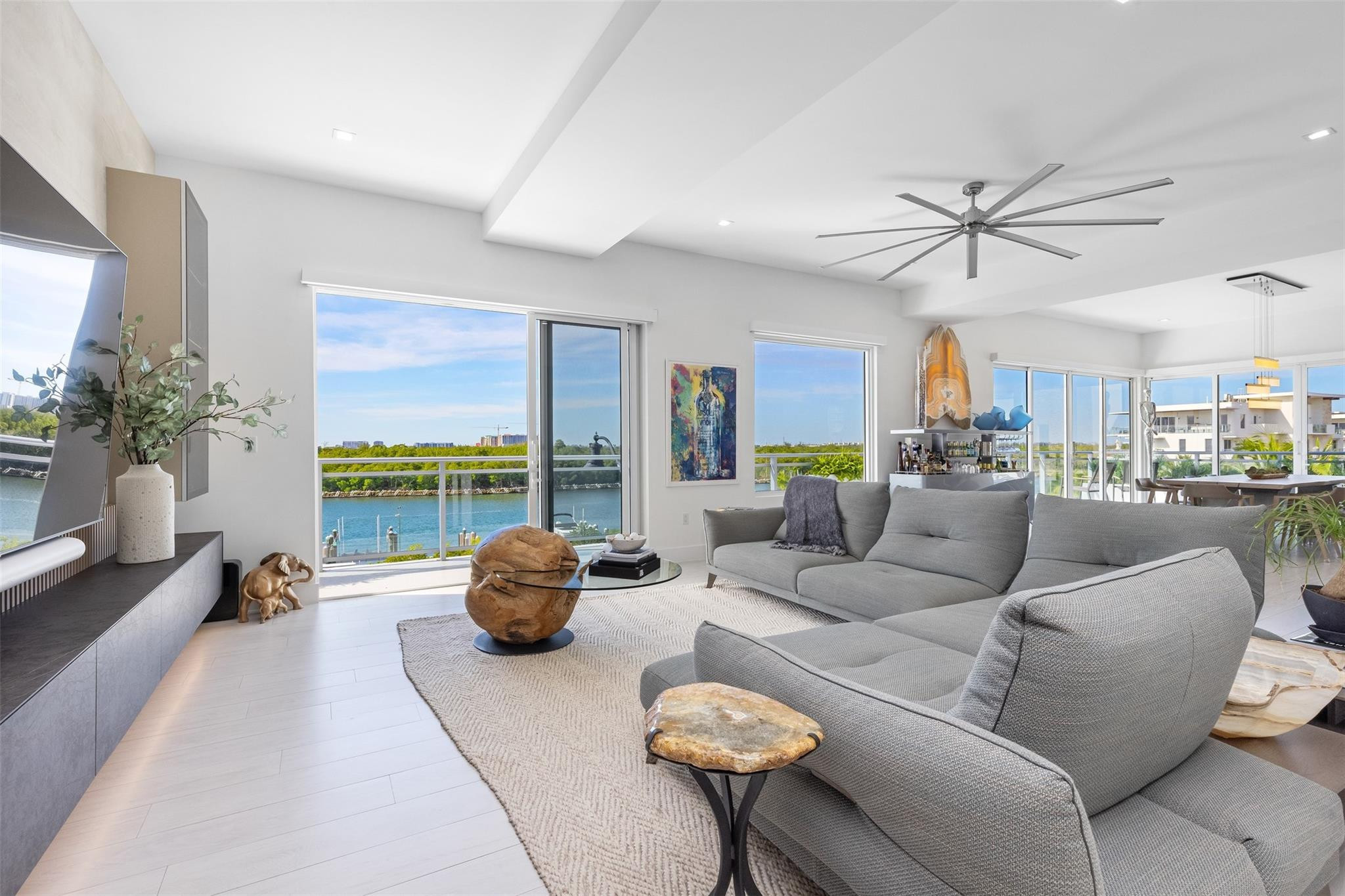 350 Desoto Hollywood, FL 33019