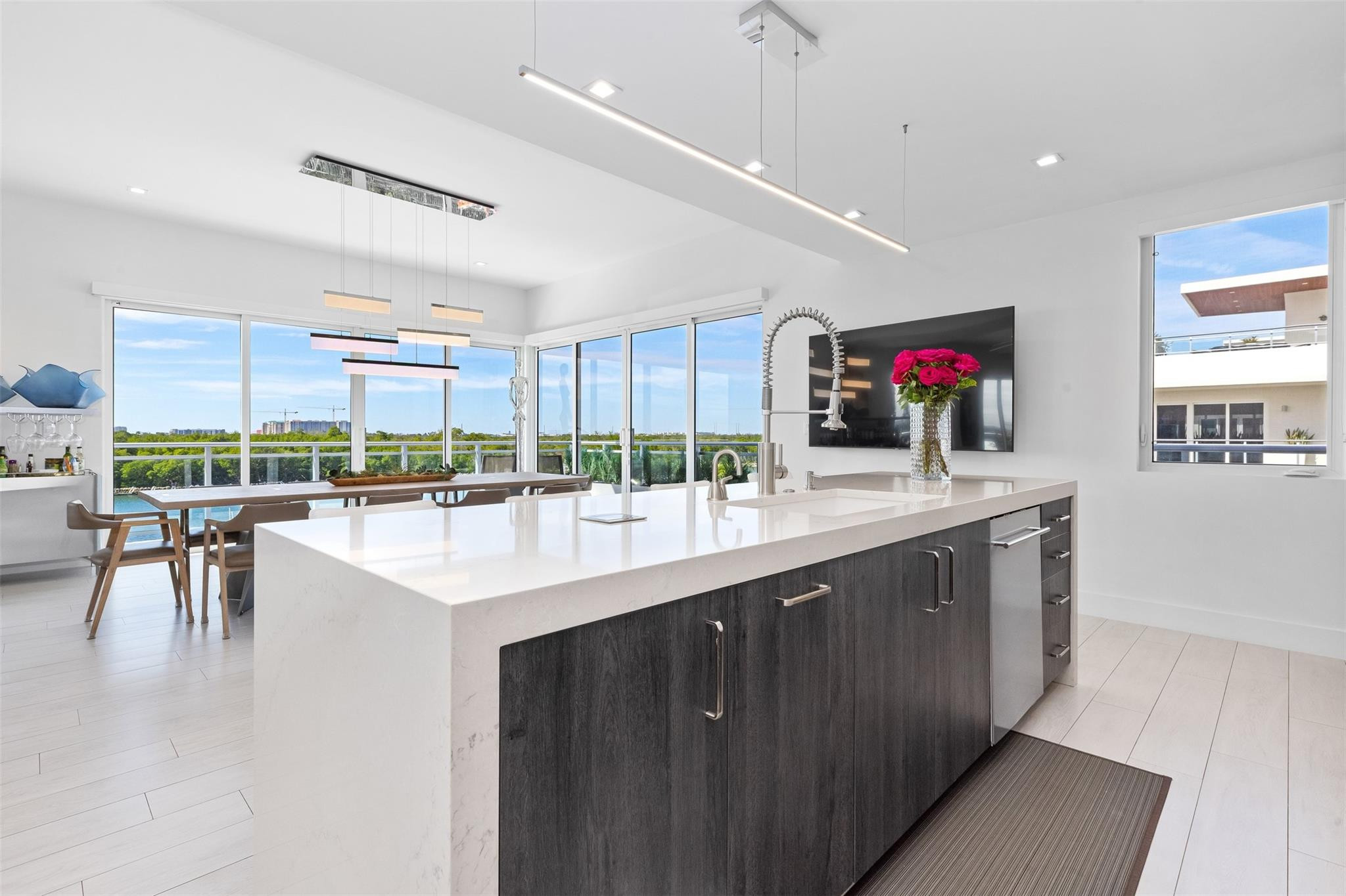 350 Desoto Hollywood, FL 33019