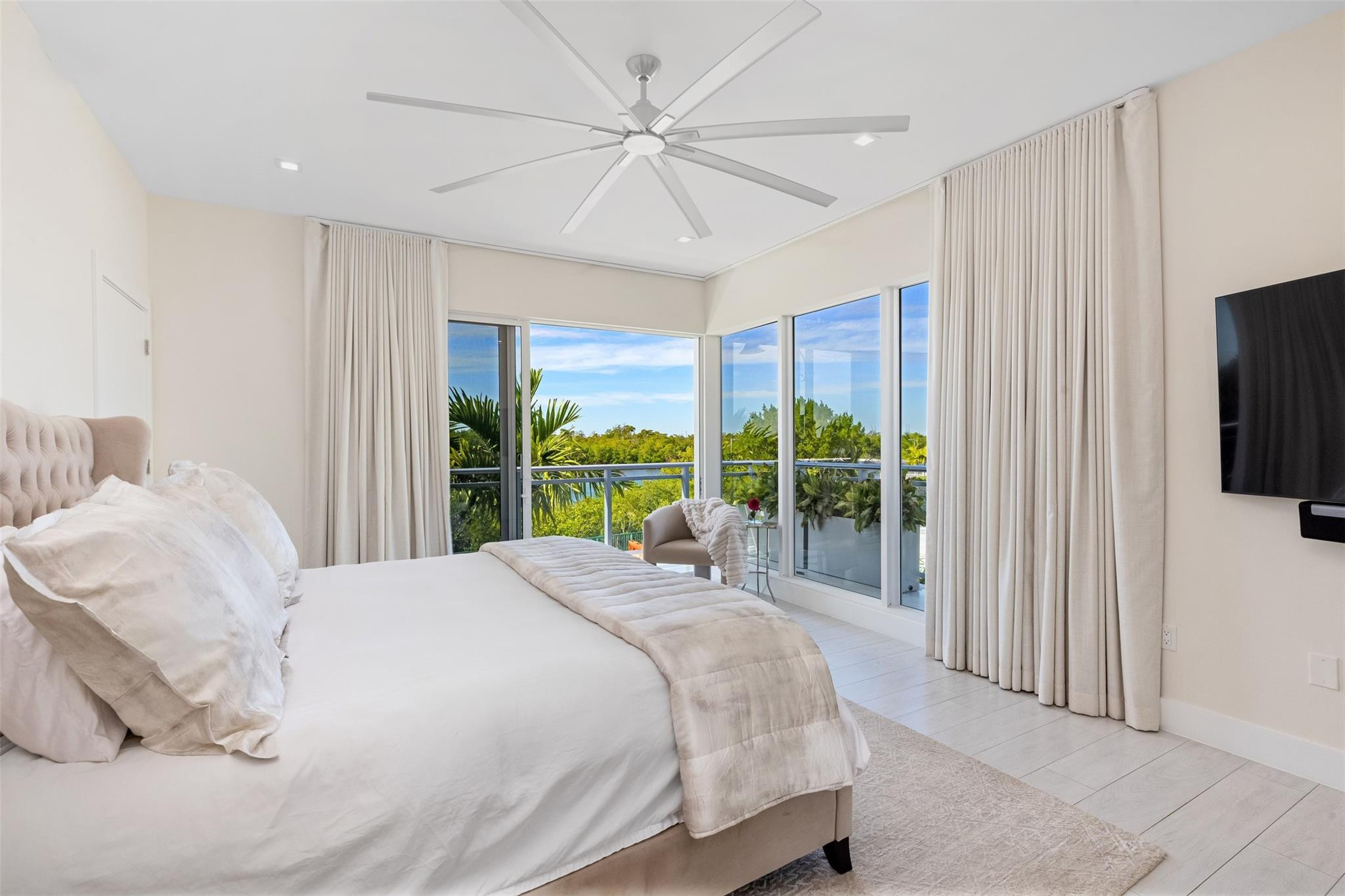 350 Desoto Hollywood, FL 33019