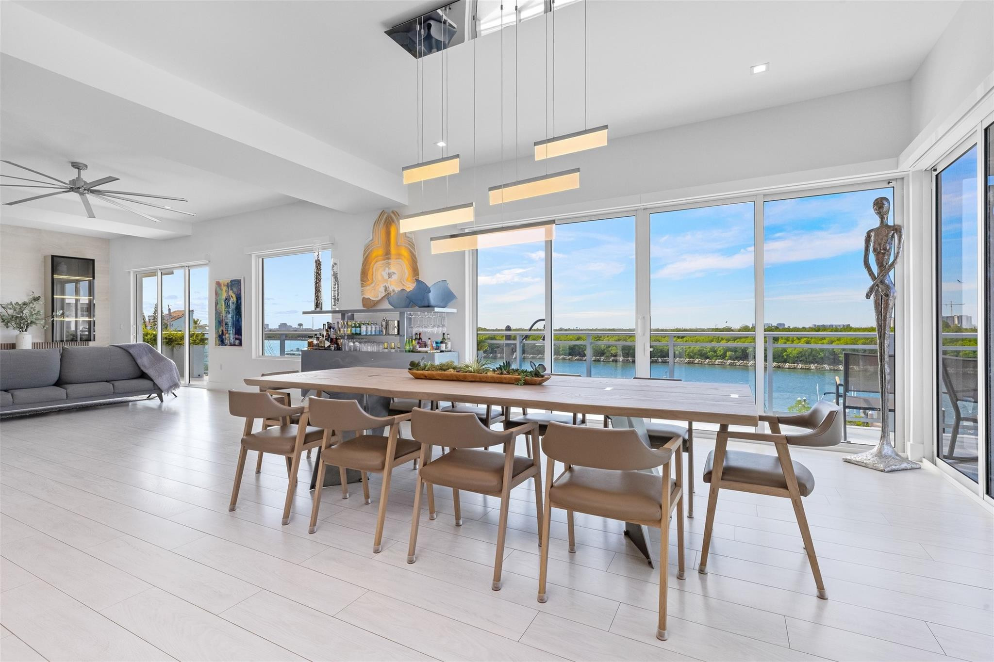 350 Desoto Hollywood, FL 33019