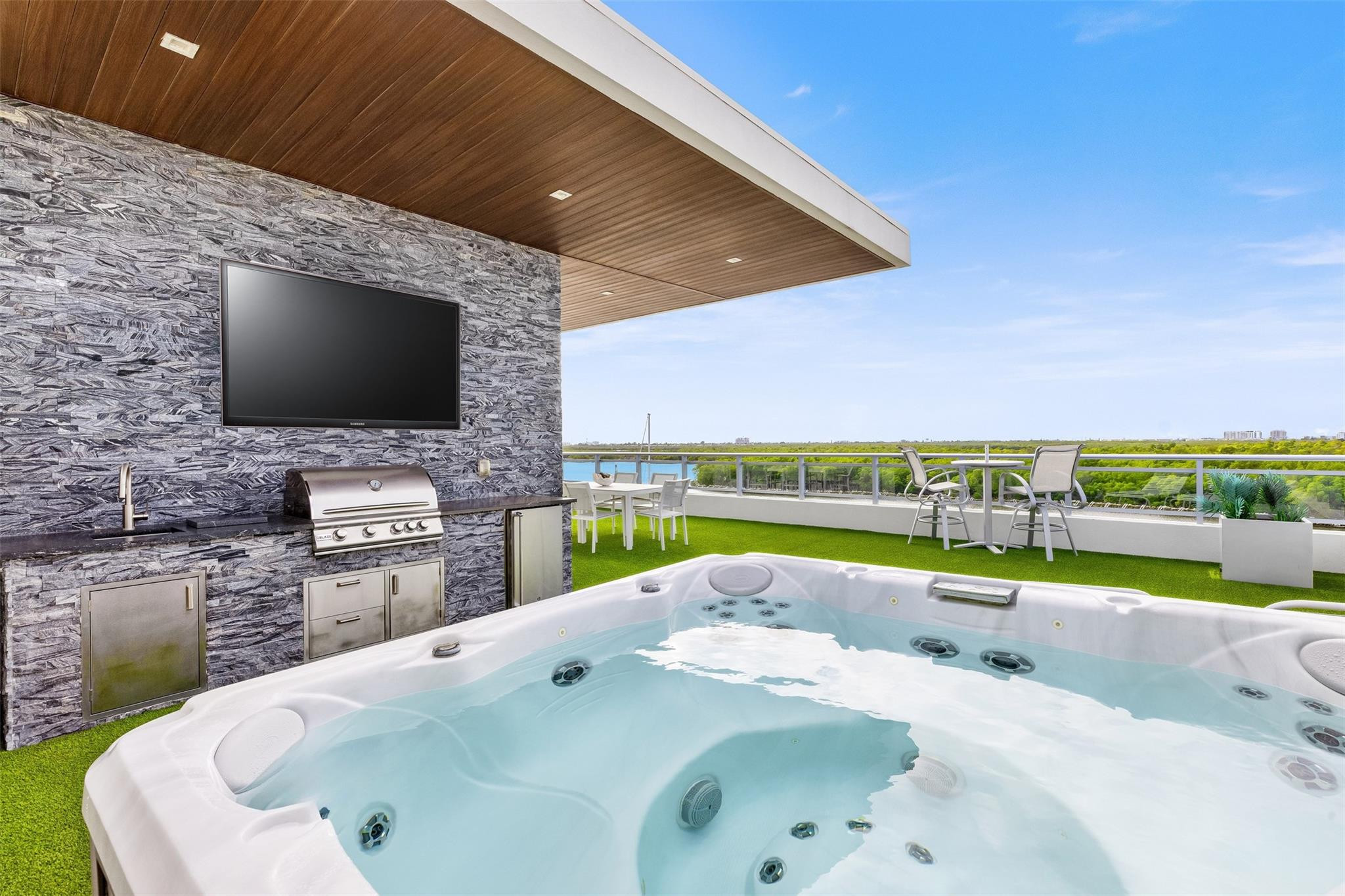 350 Desoto Hollywood, FL 33019