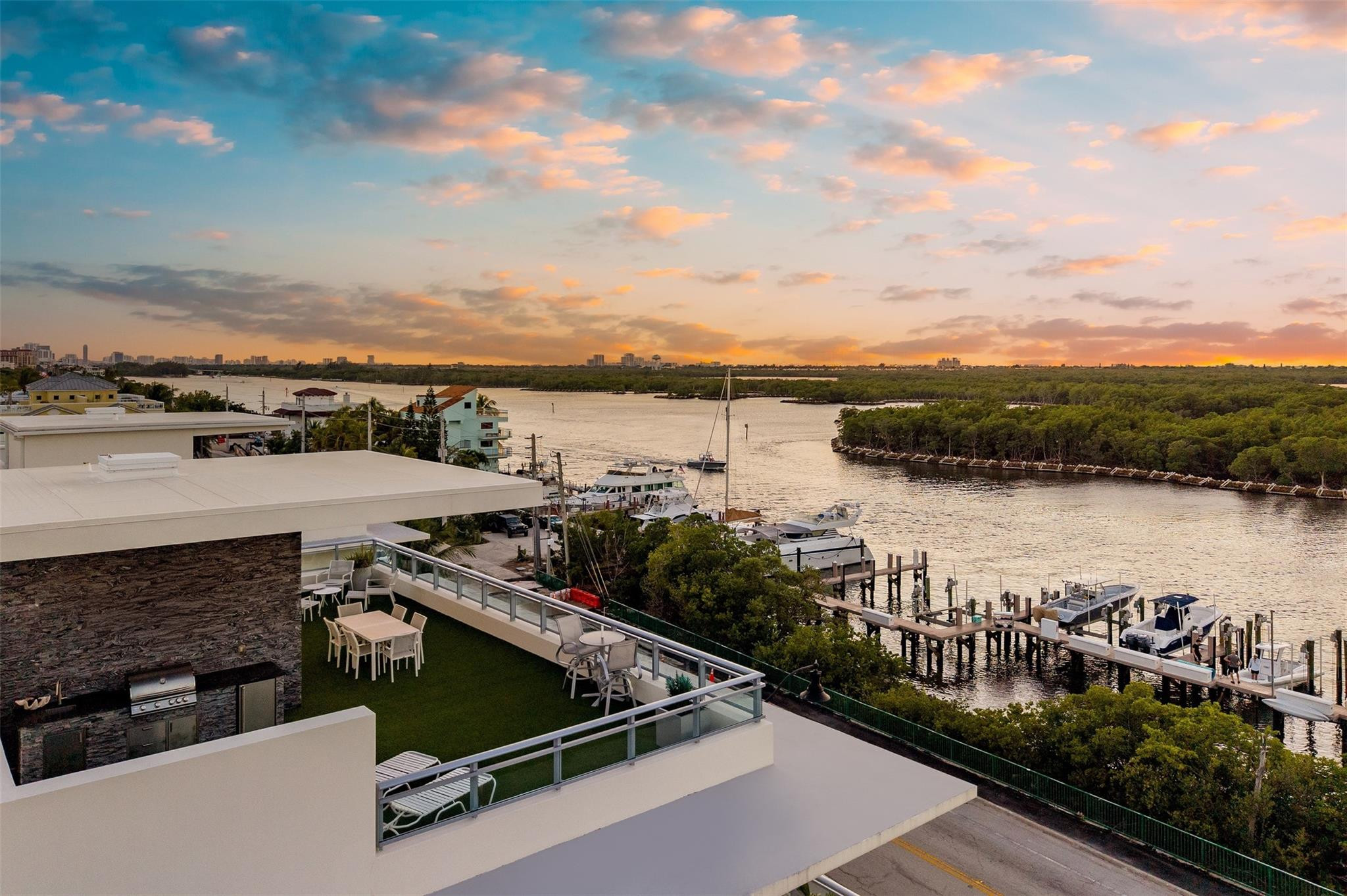 350 Desoto Hollywood, FL 33019