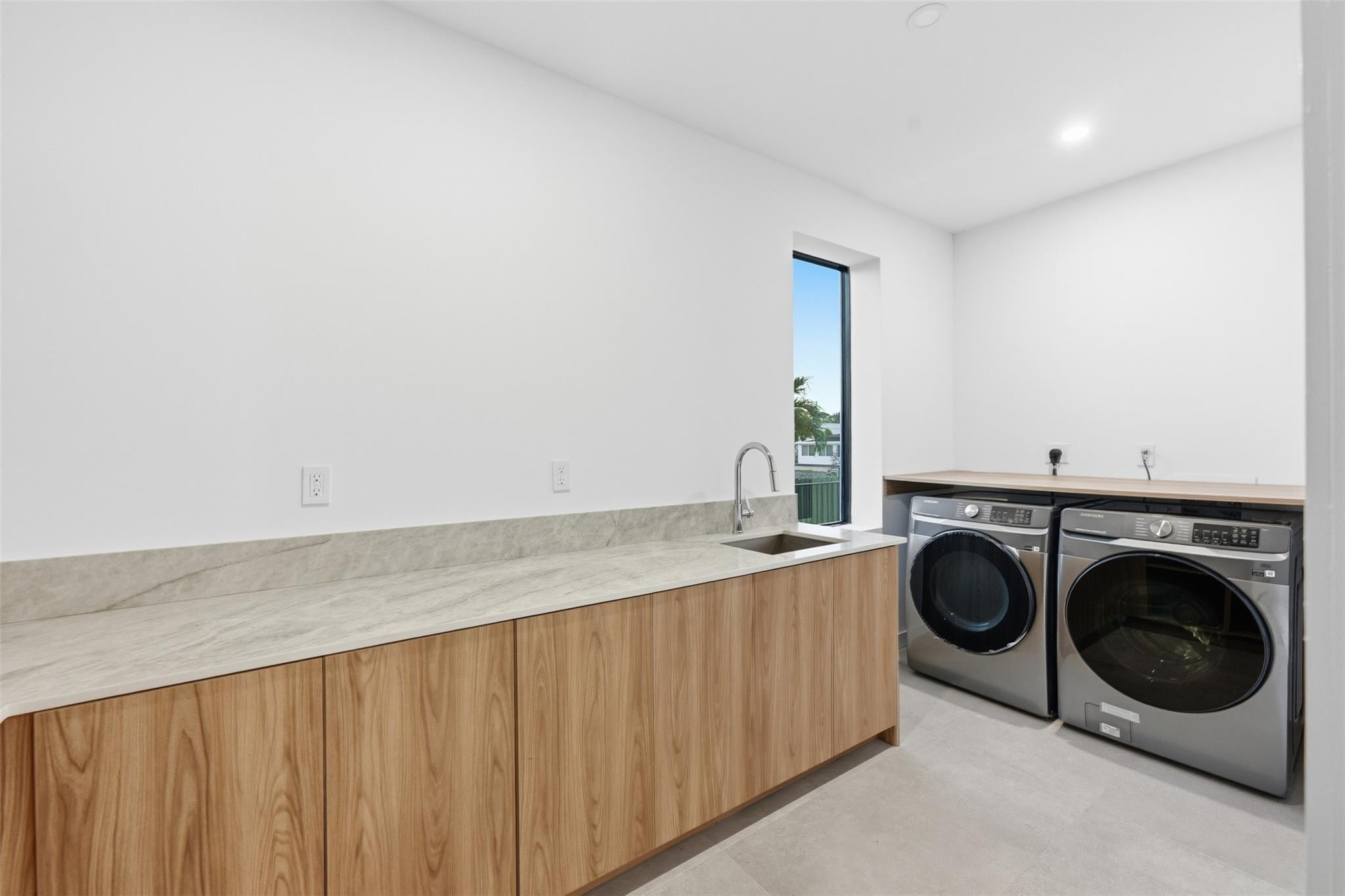 1113 Avocado Fort Lauderdale, FL 33315