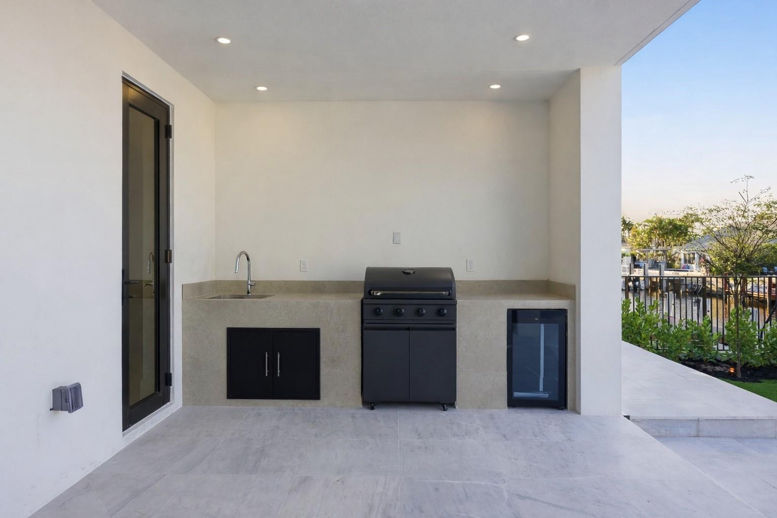 1113 Avocado Fort Lauderdale, FL 33315