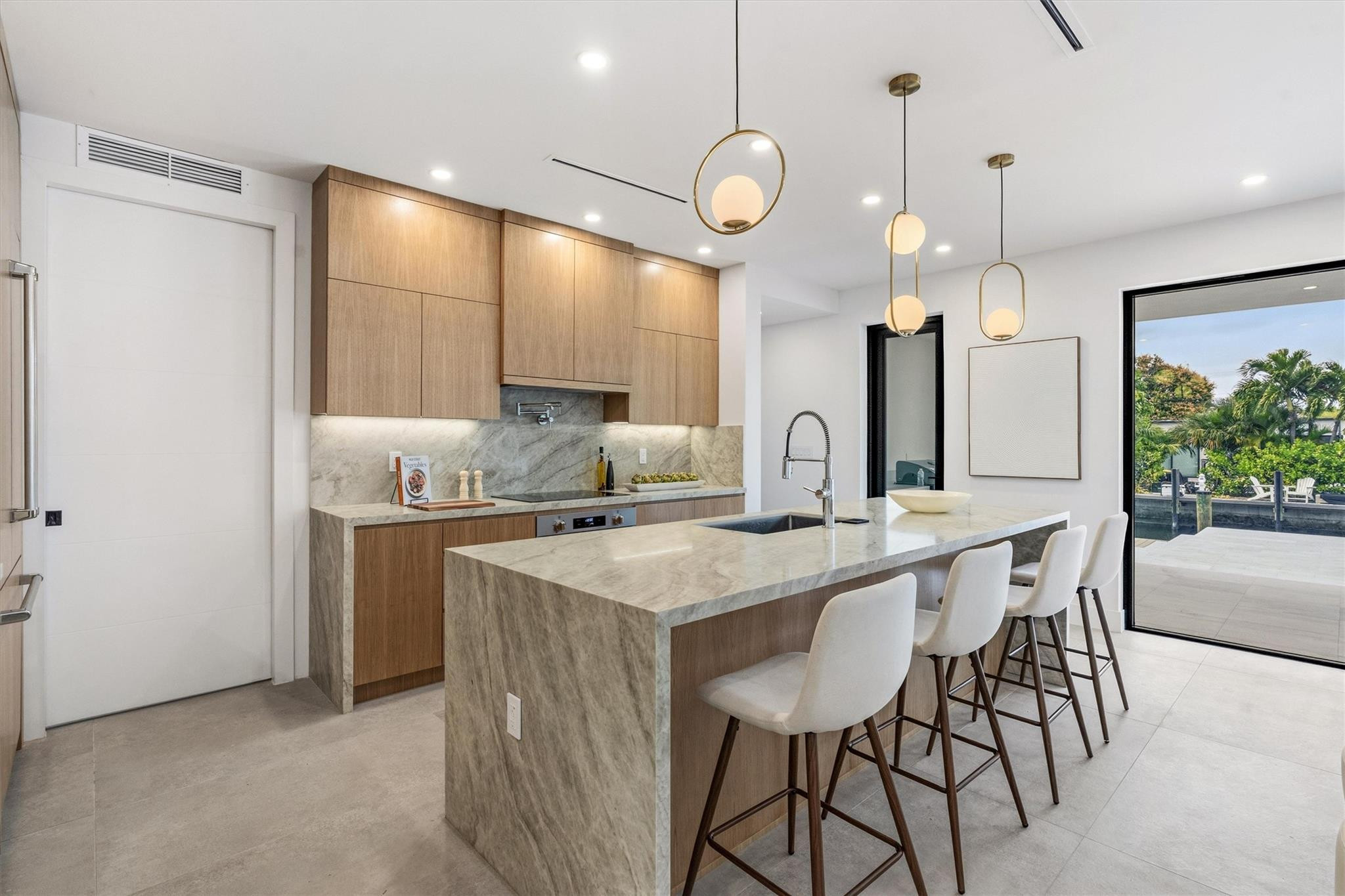 1113 Avocado Fort Lauderdale, FL 33315