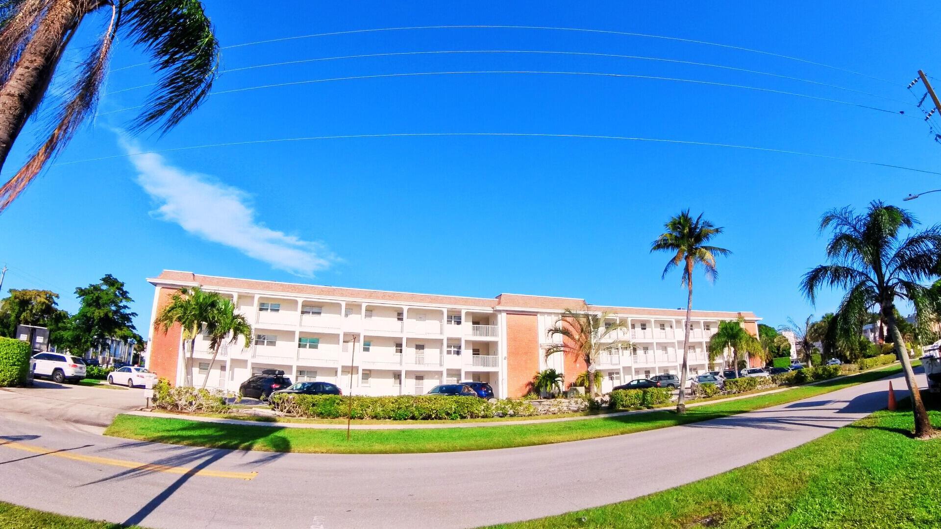 236 Castlewood Dr #202,North Palm Beach, FL 33408