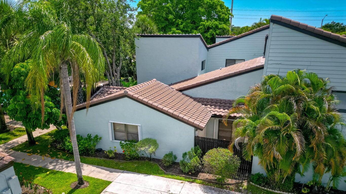22362 Pineapple Walk Dr