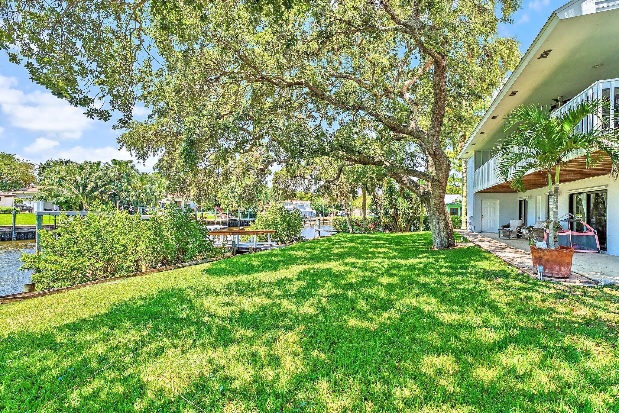 2438 Inland Cv Rd Palm Beach Gardens, FL 33410 2438 Inland Cv Rd Palm Beach Gardens, FL 33410