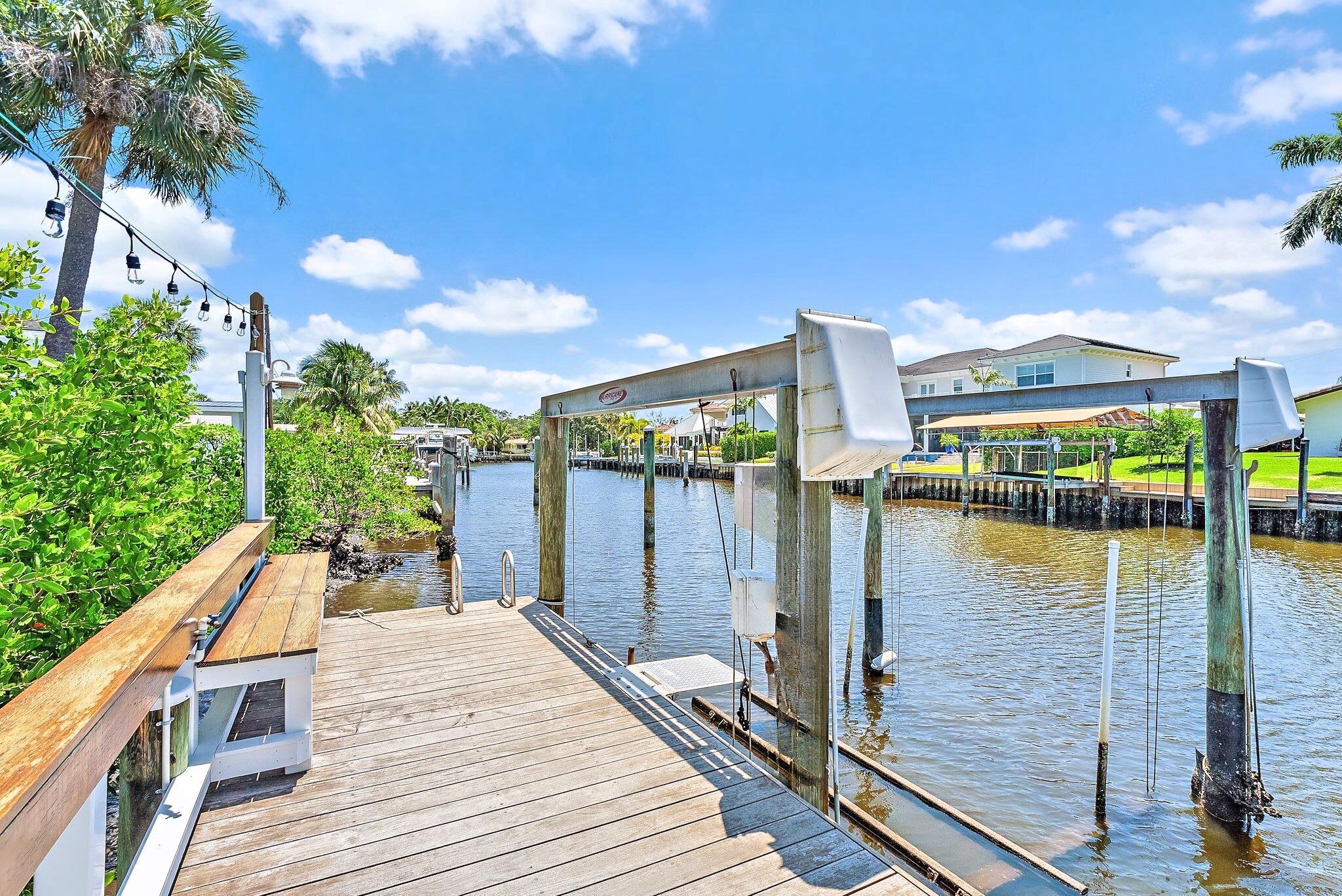 2438 Inland Cv Rd Palm Beach Gardens, FL 33410 2438 Inland Cv Rd Palm Beach Gardens, FL 33410