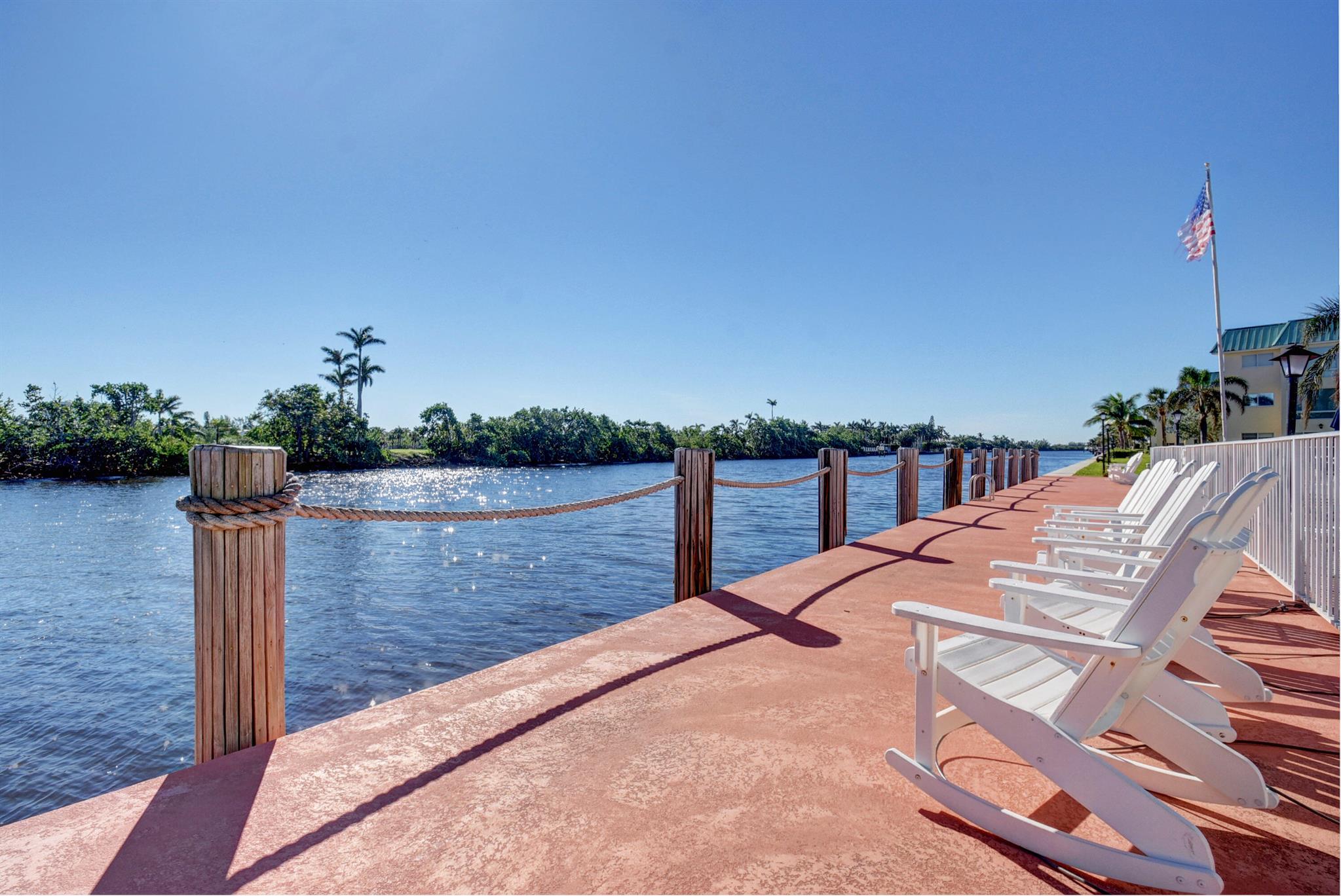 22 Colonial Clb Dr #103