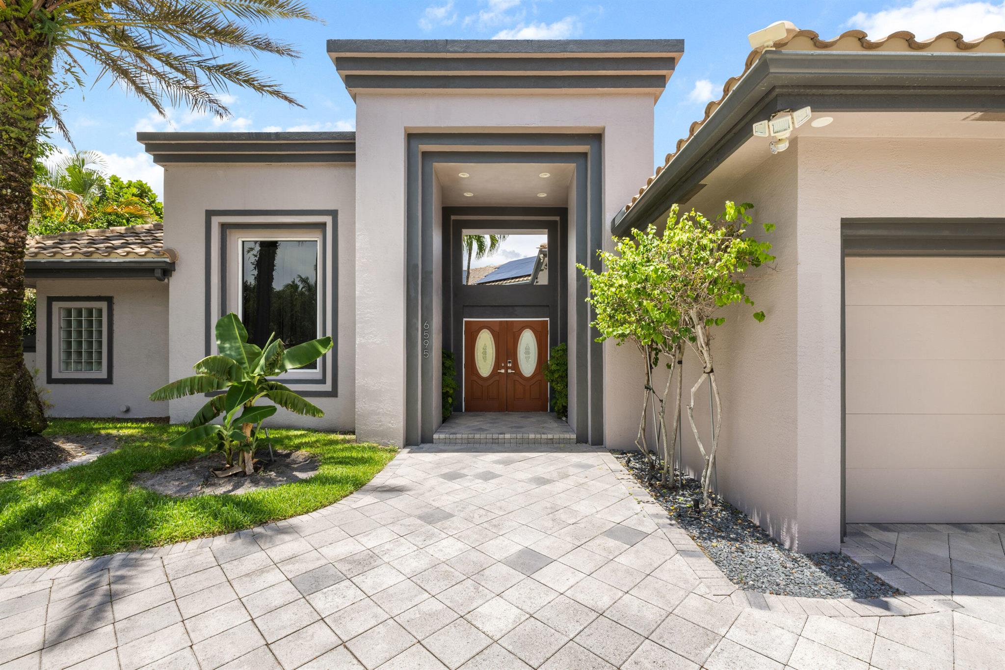 6595 NW 32nd Ter
