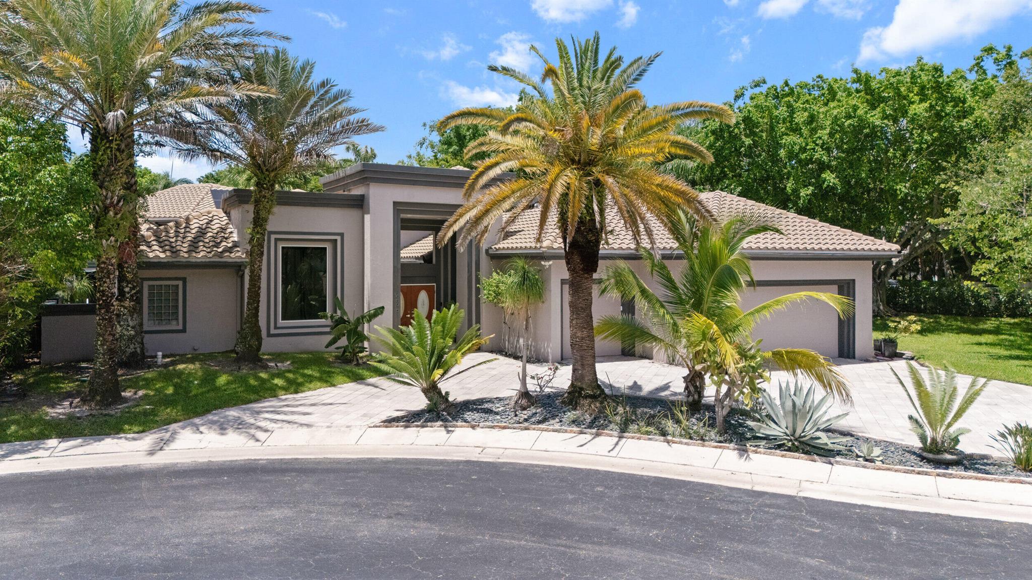 6595 NW 32nd Ter Boca Raton, FL 33496