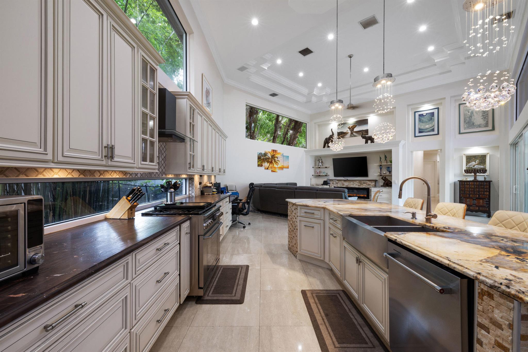 6595 NW 32nd Ter Boca Raton, FL 33496