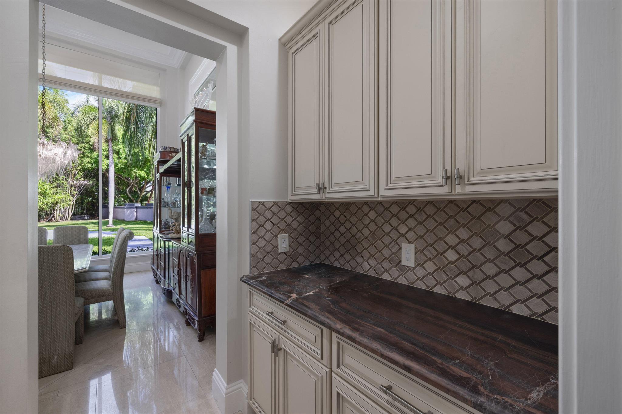 6595 NW 32nd Ter Boca Raton, FL 33496