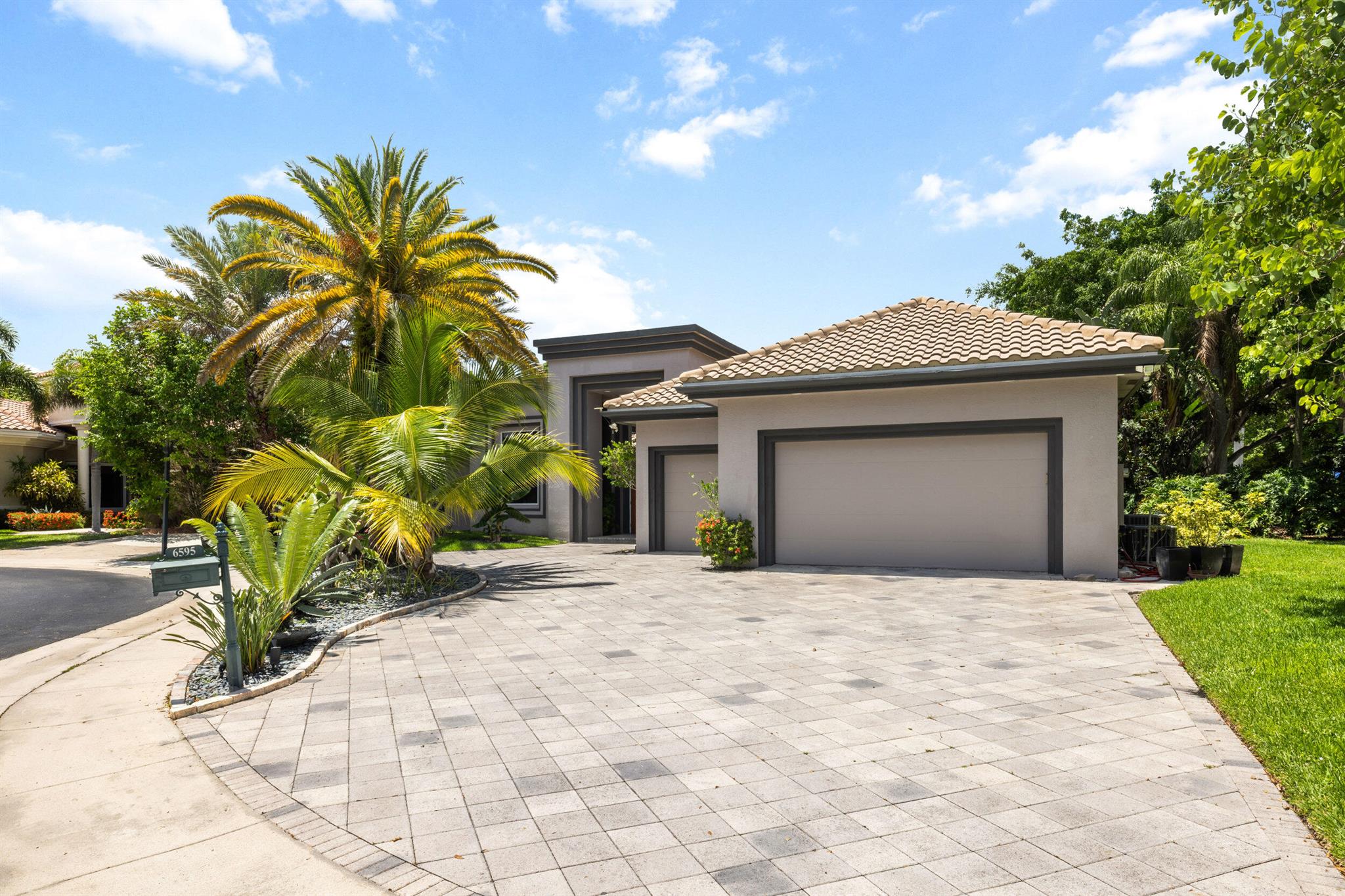 6595 NW 32nd Ter Boca Raton, FL 33496