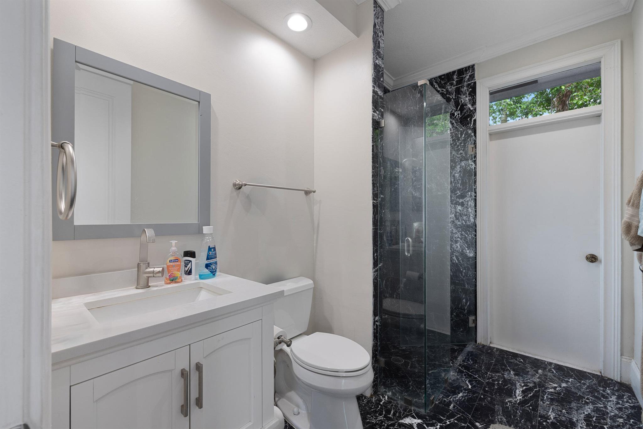 6595 NW 32nd Ter Boca Raton, FL 33496