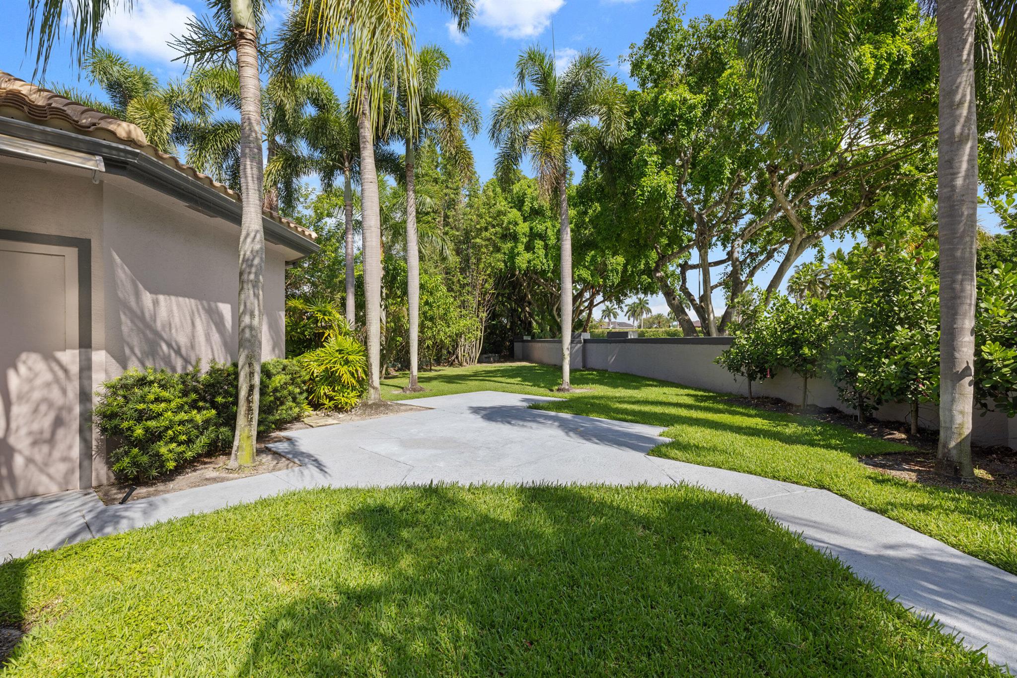 6595 NW 32nd Ter Boca Raton, FL 33496