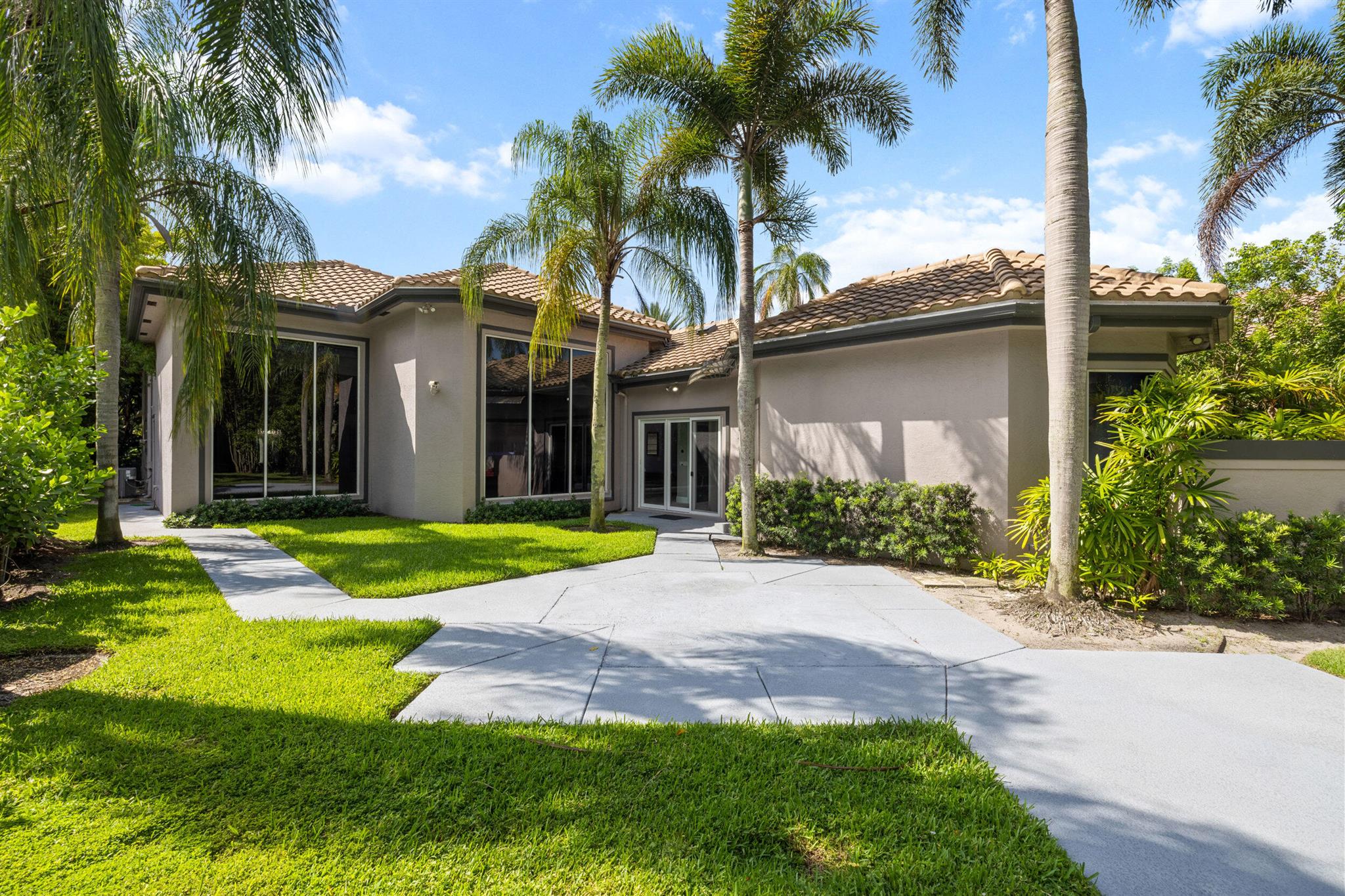 6595 NW 32nd Ter Boca Raton, FL 33496