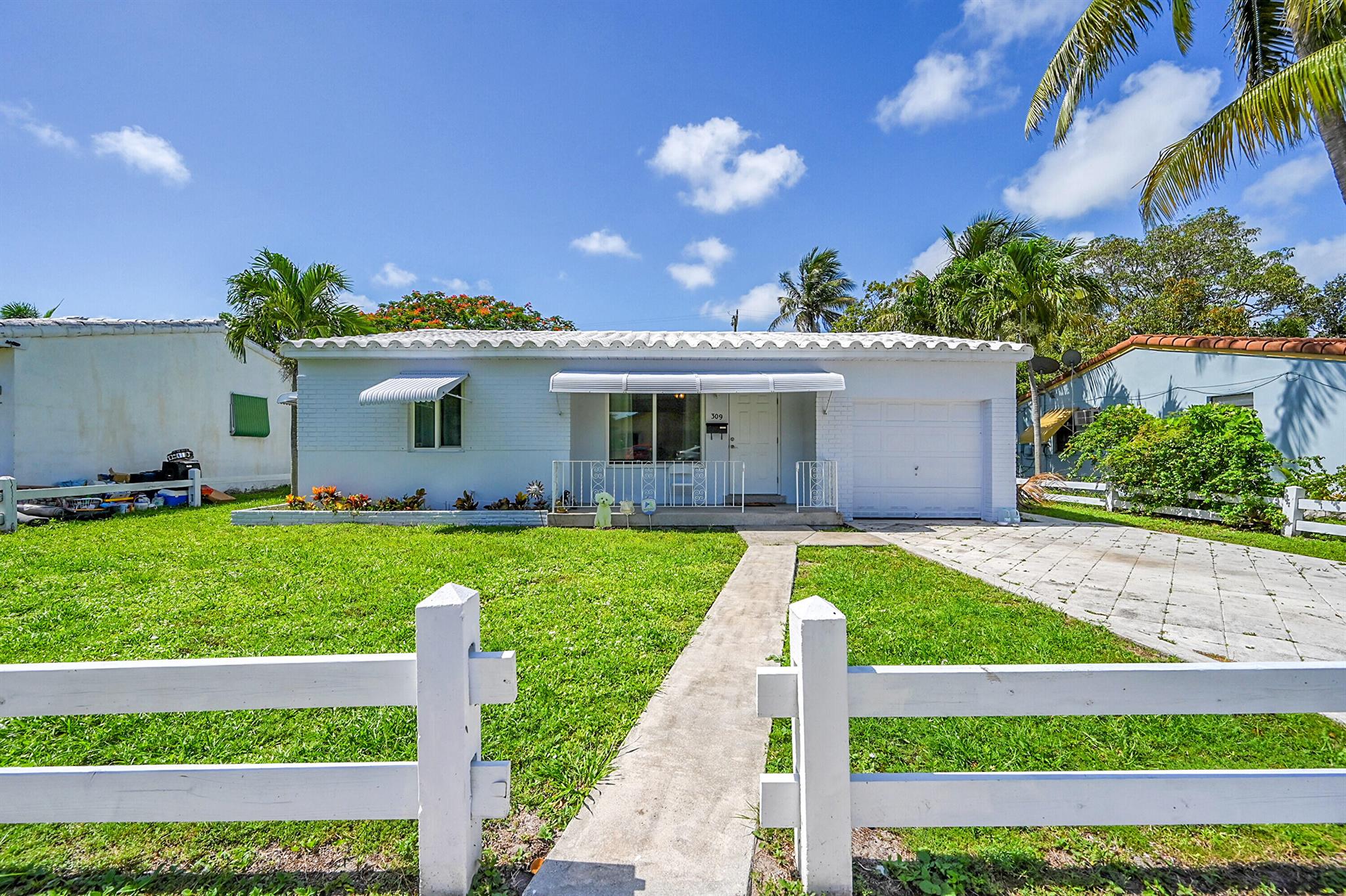 309 SW 13th St