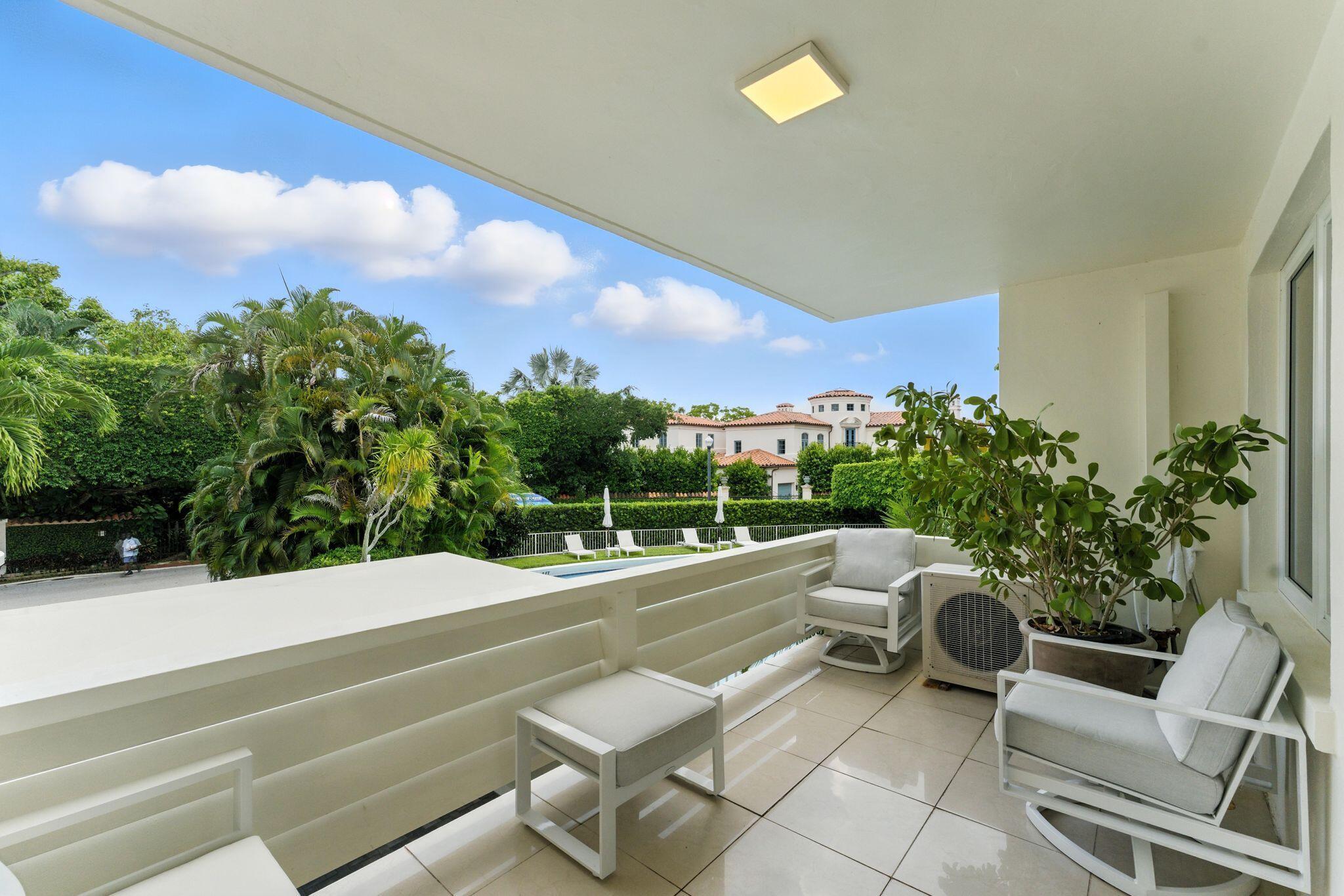 455 Worth Ave #209