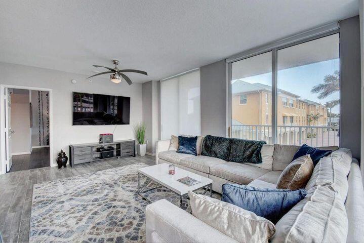 625 Casa Loma 202th Blvd #202