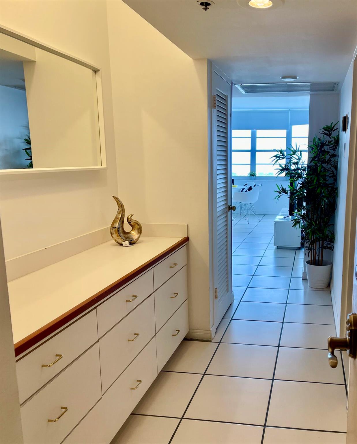 image The Decoplage Condo15
