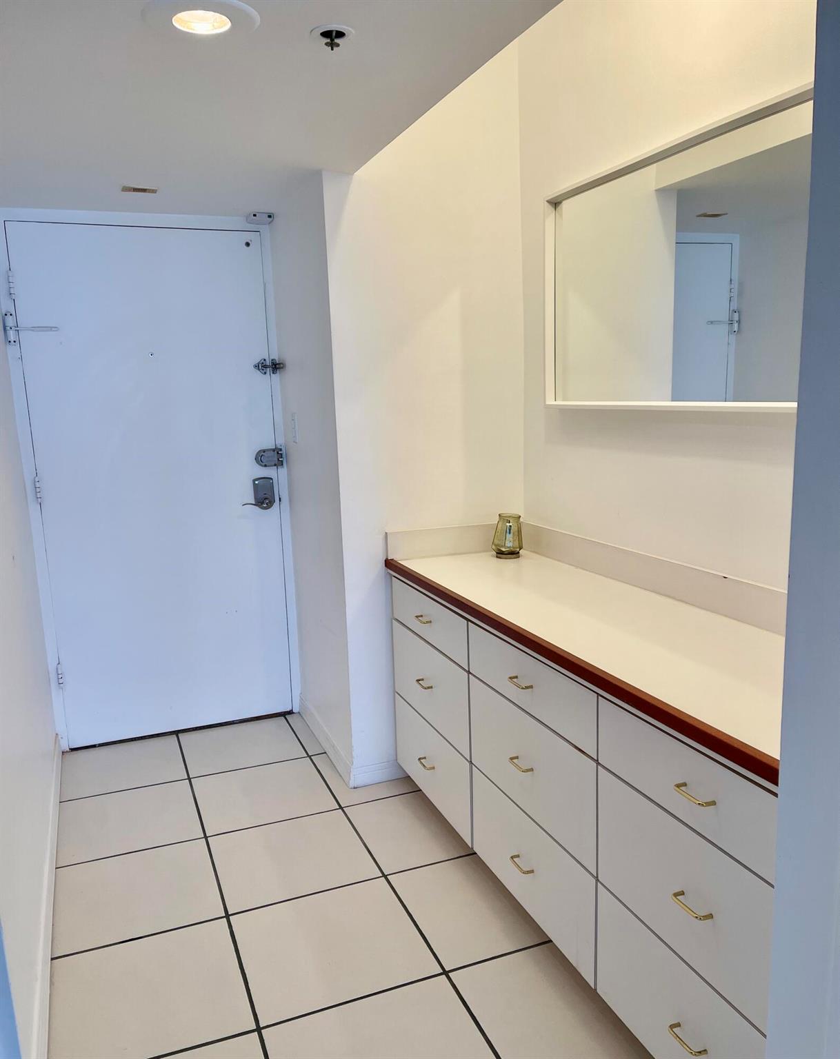 image The Decoplage Condo16