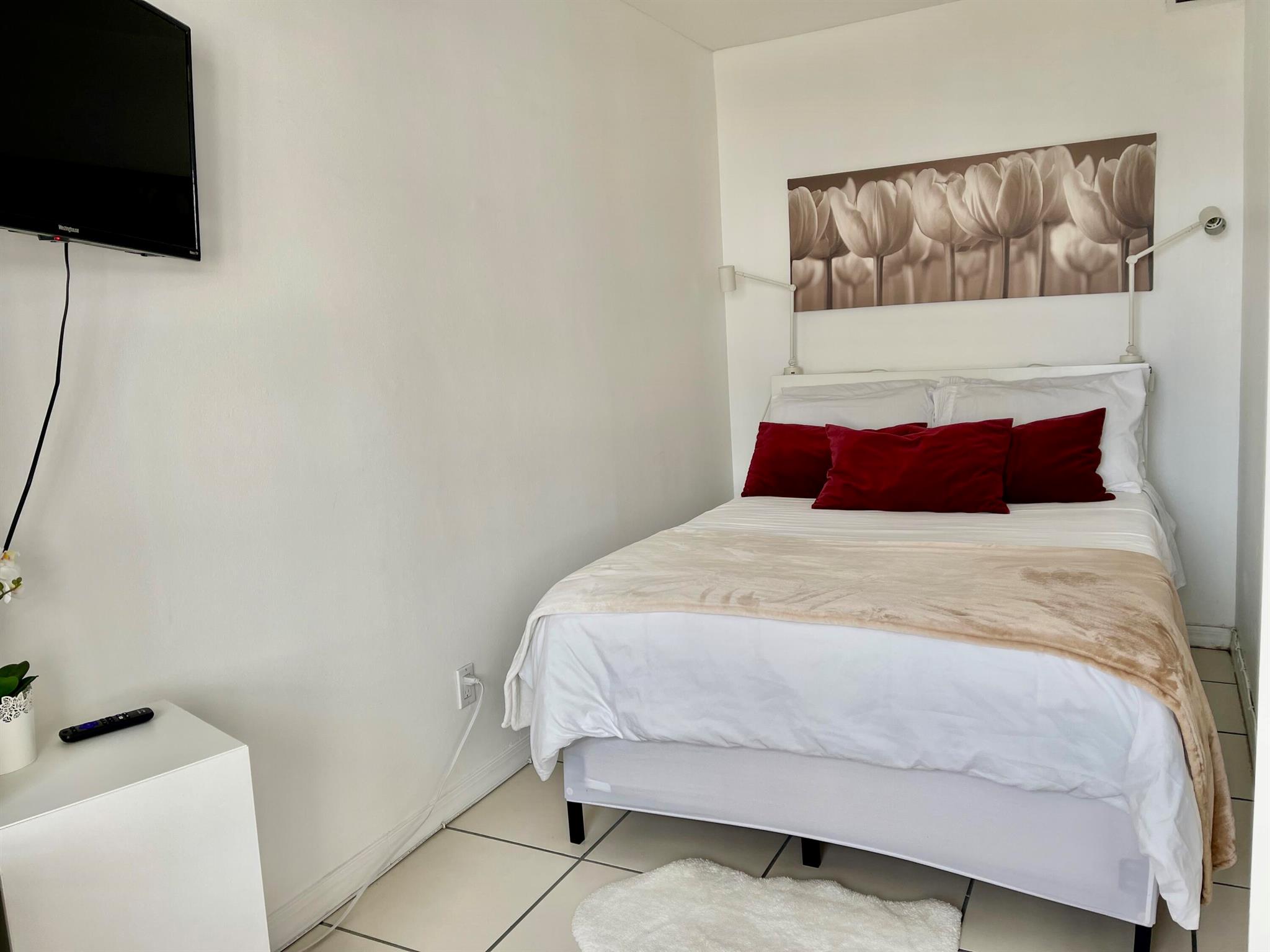 image The Decoplage Condo24