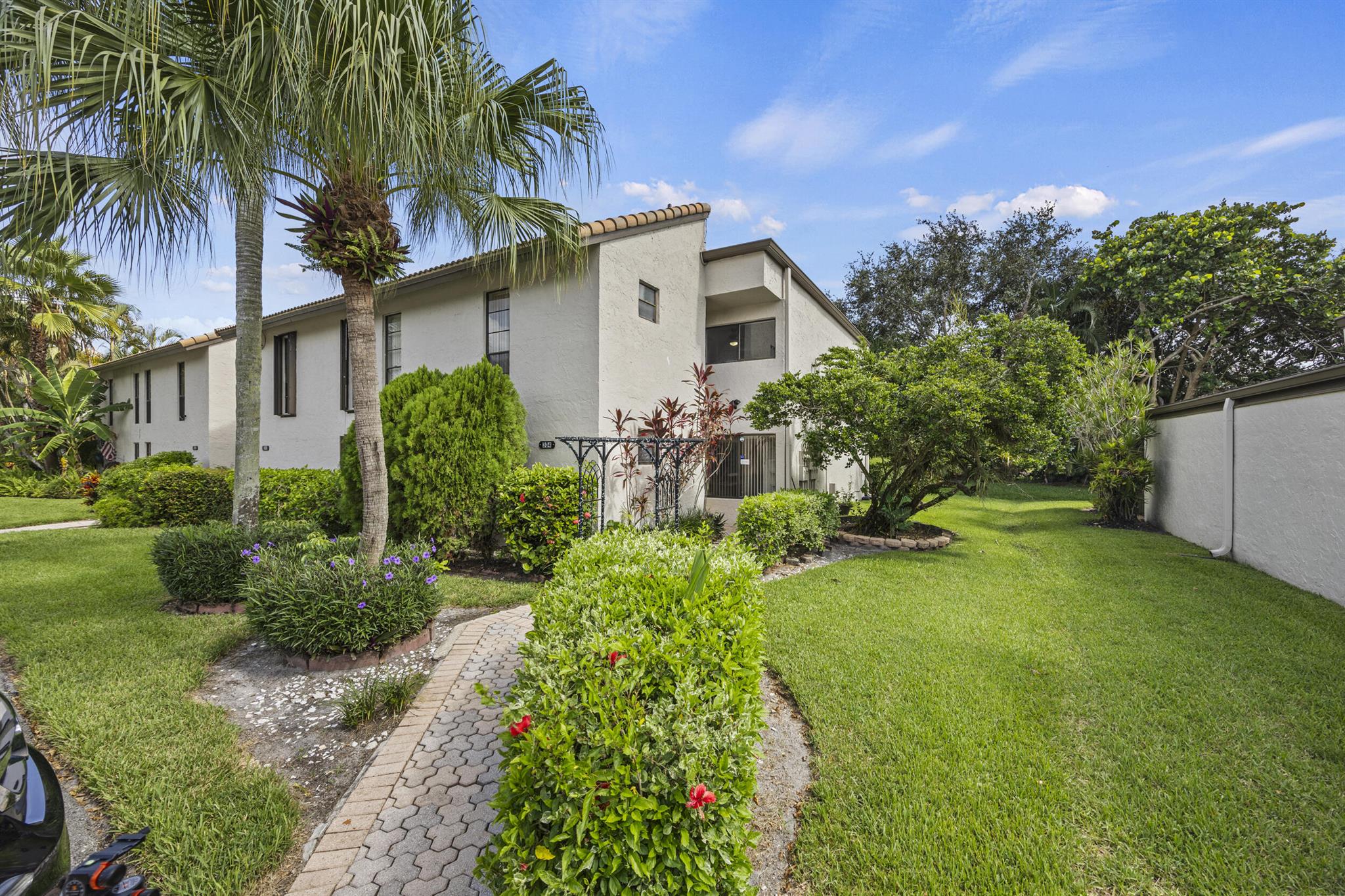 9713 N New Riv Canal Rd #304