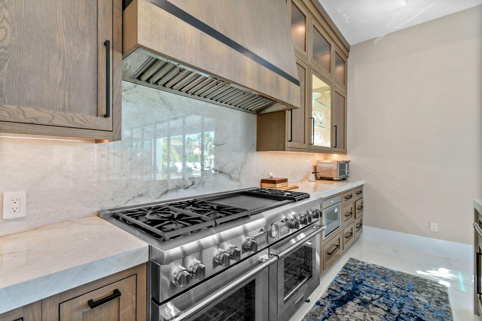 1060 Fairview Ln Singer Island, FL 33404