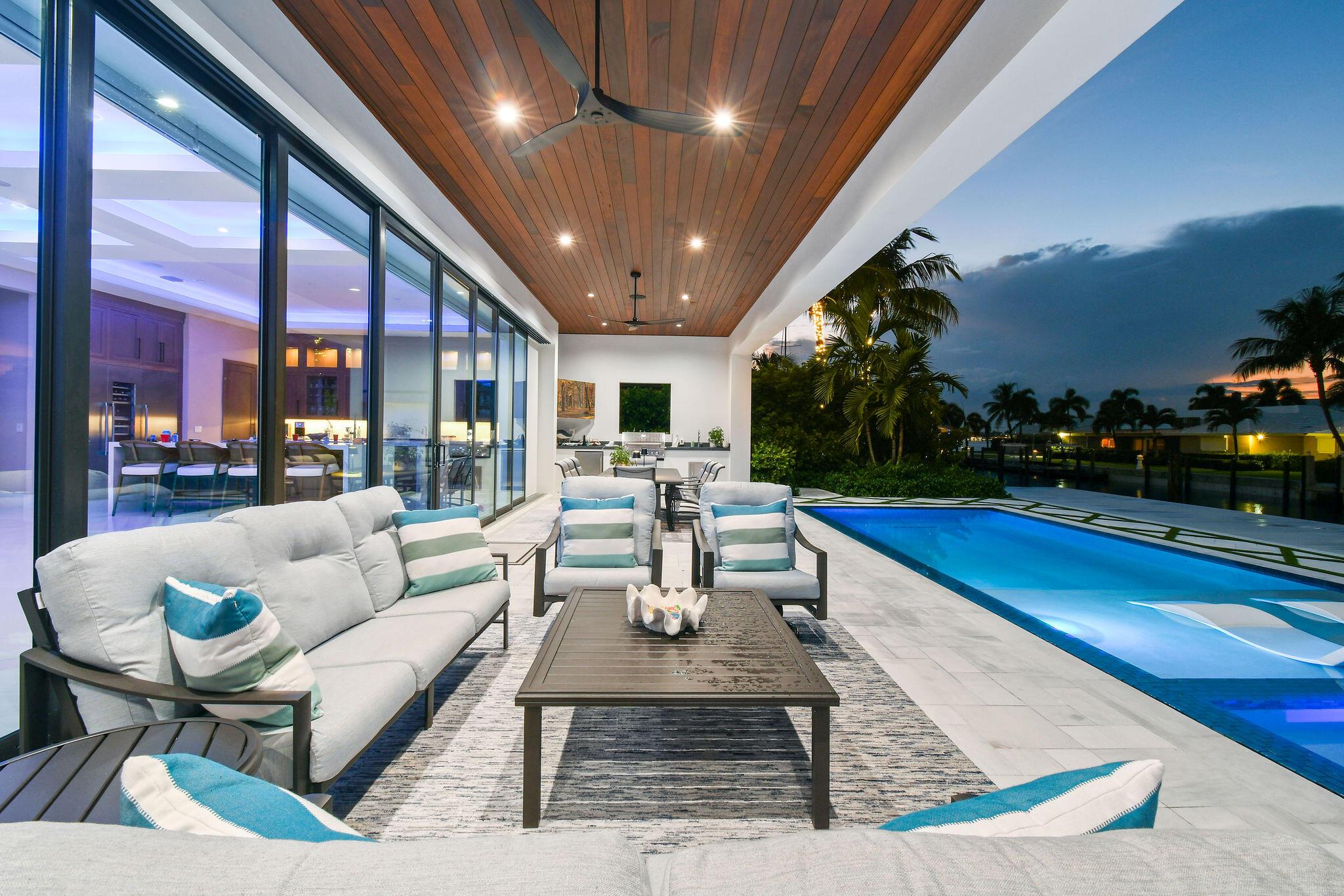 1060 Fairview Ln Singer Island, FL 33404