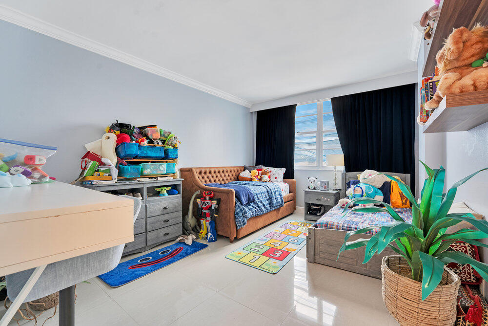 image Arlen House West11