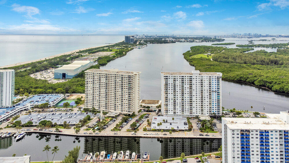 image Arlen House West1